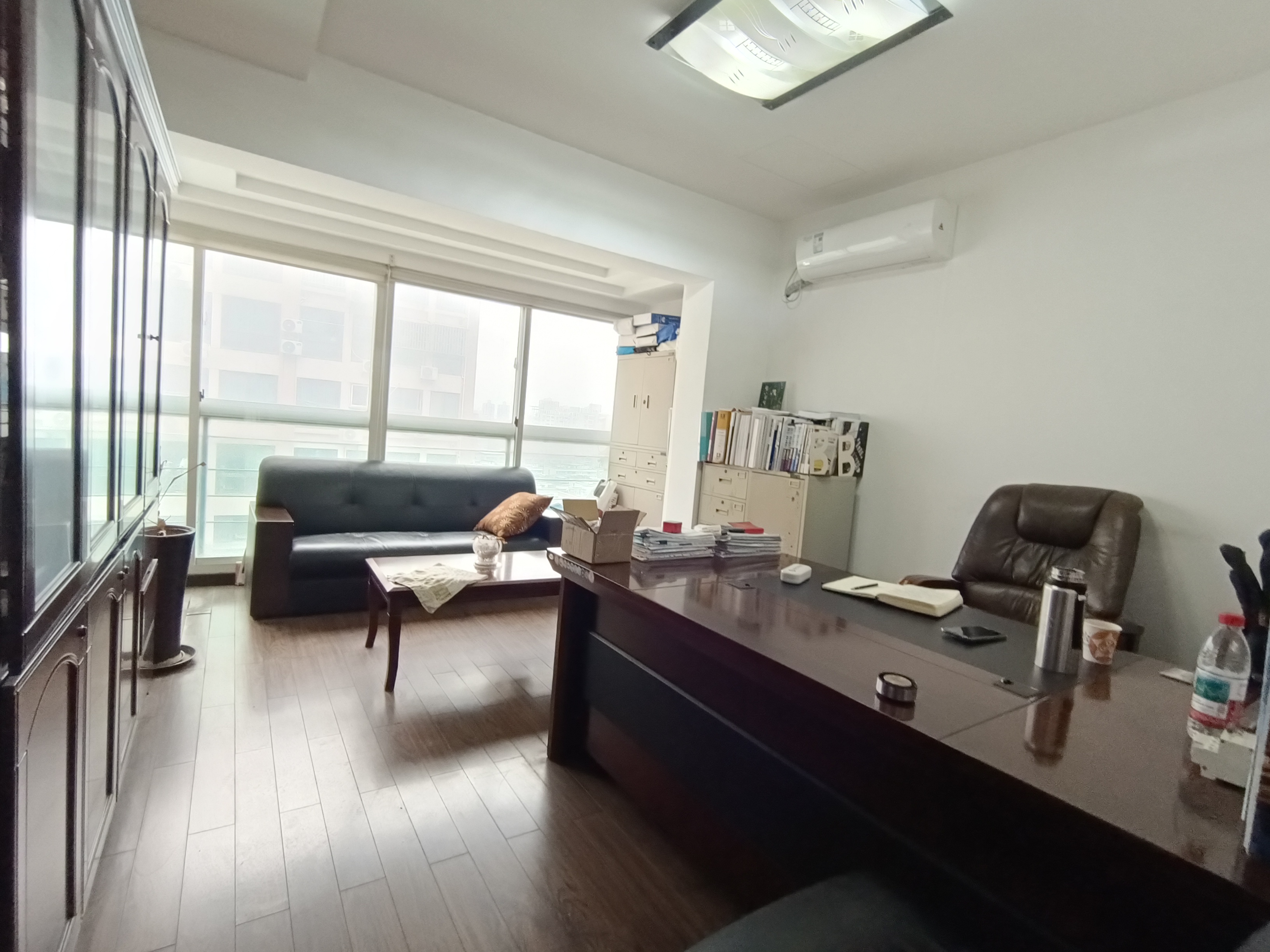 东外滩龙泽大厦125平米写字楼出售