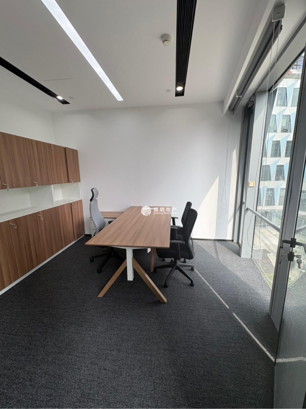 四川北路金融街.海伦中心191平米写字楼出租