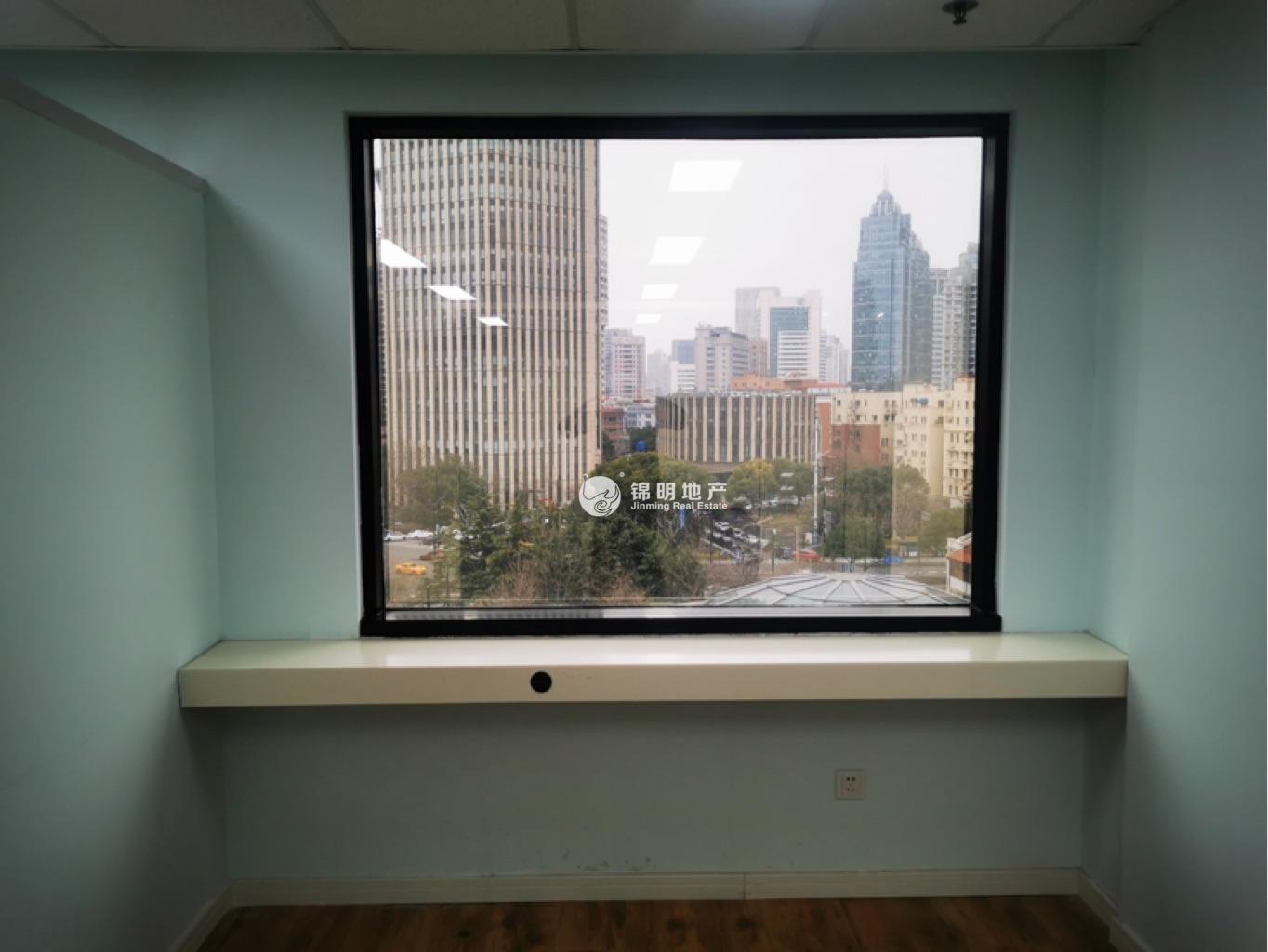 北外滩上海滩国际大厦150平米写字楼出租