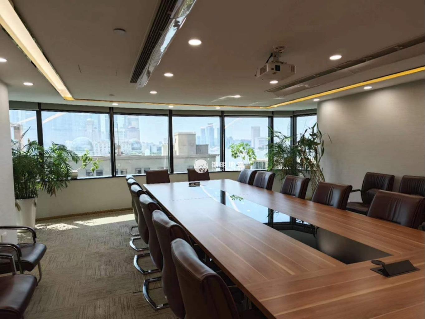 北外滩上海滩国际大厦262平米写字楼出租