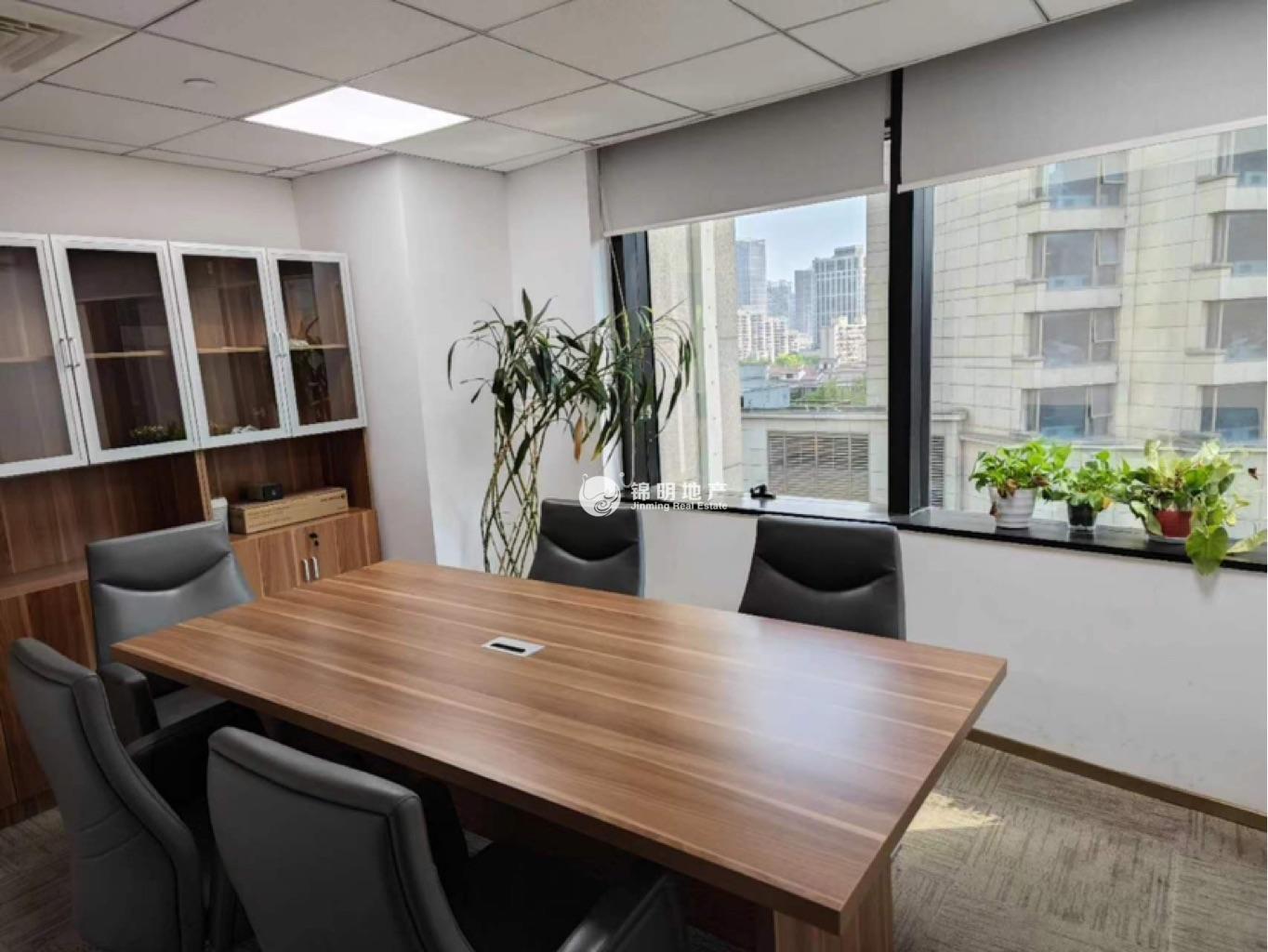 北外滩上海滩国际大厦262平米写字楼出租