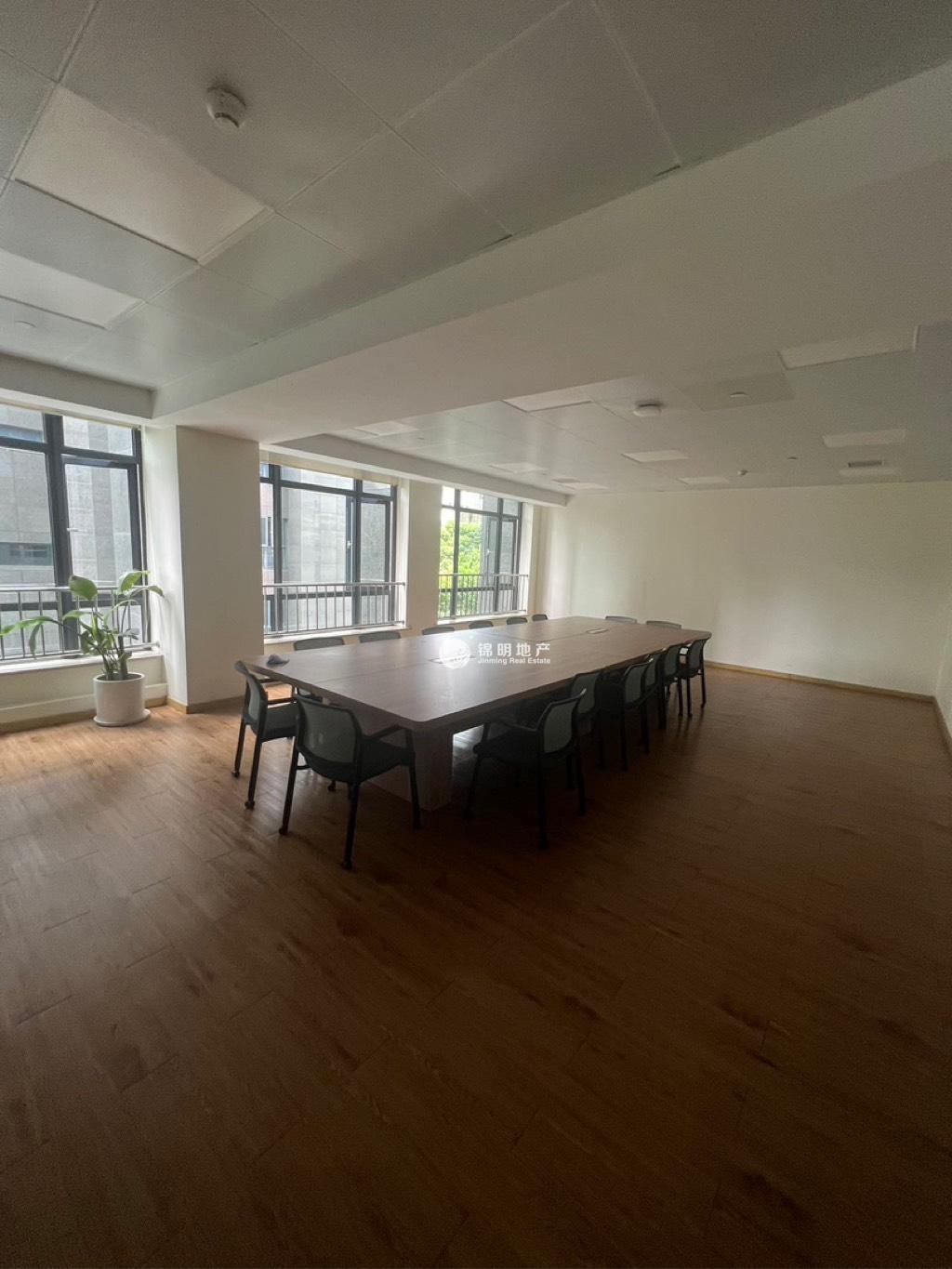 四川北路森林湾大厦220平米写字楼出租