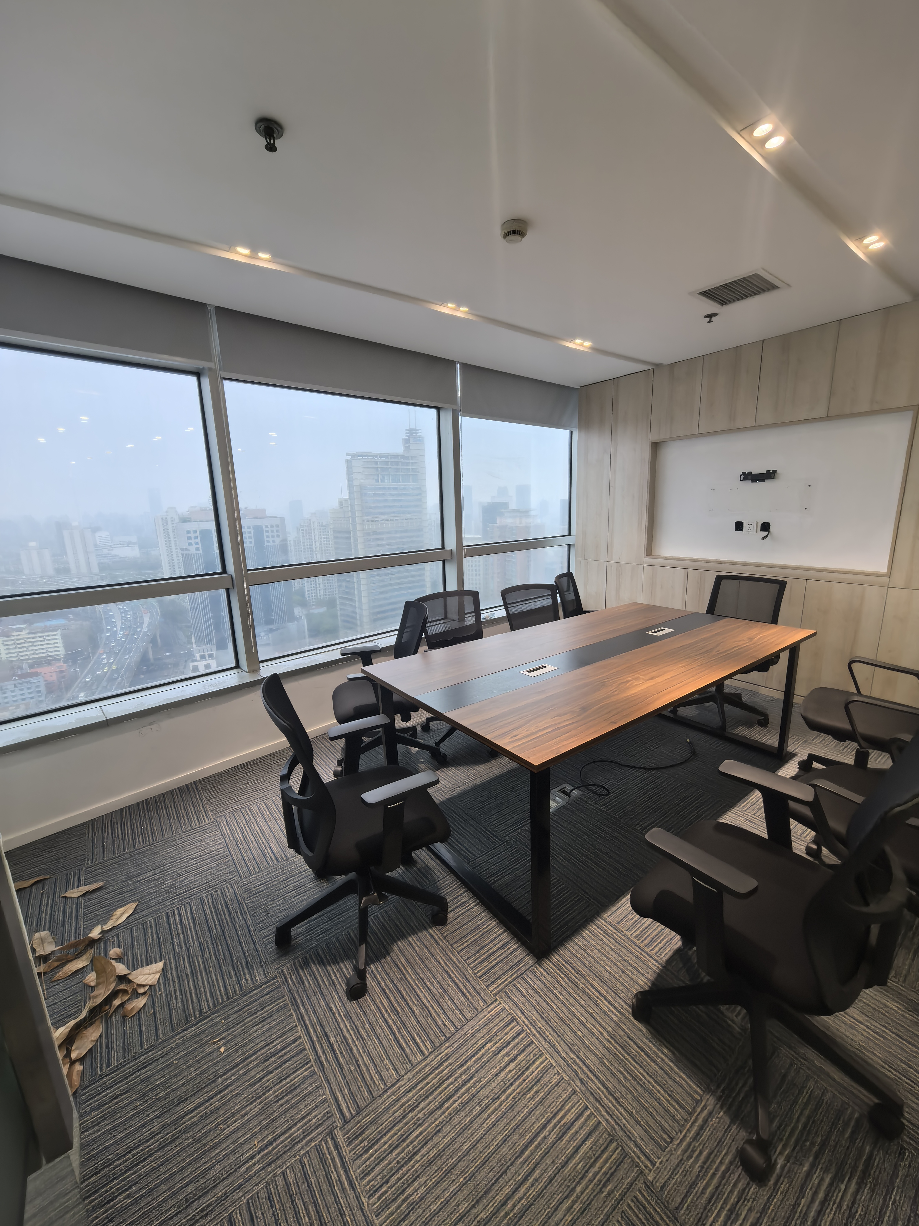 南京西路仲益大厦121平米写字楼出租