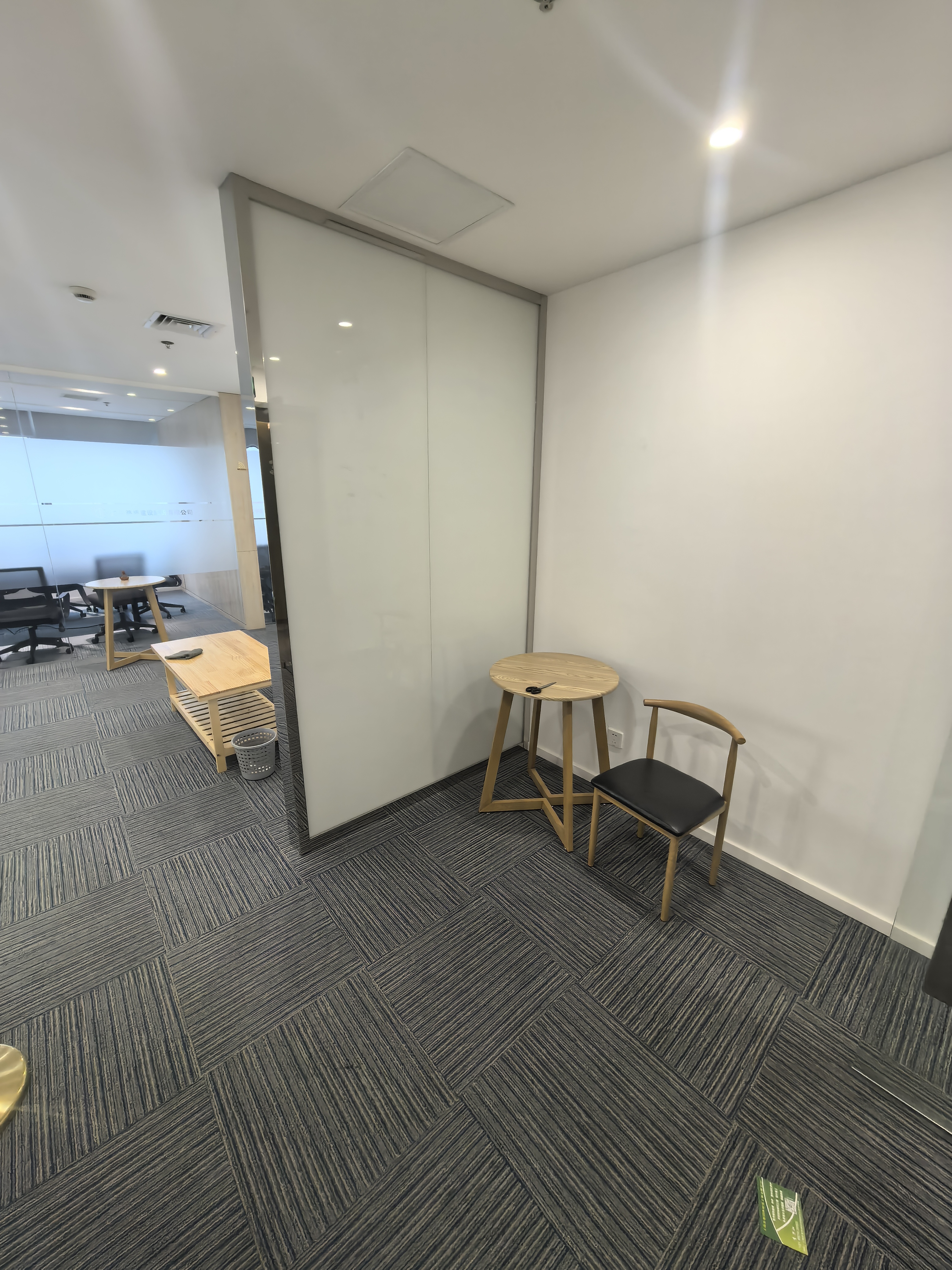 南京西路仲益大厦121平米写字楼出租