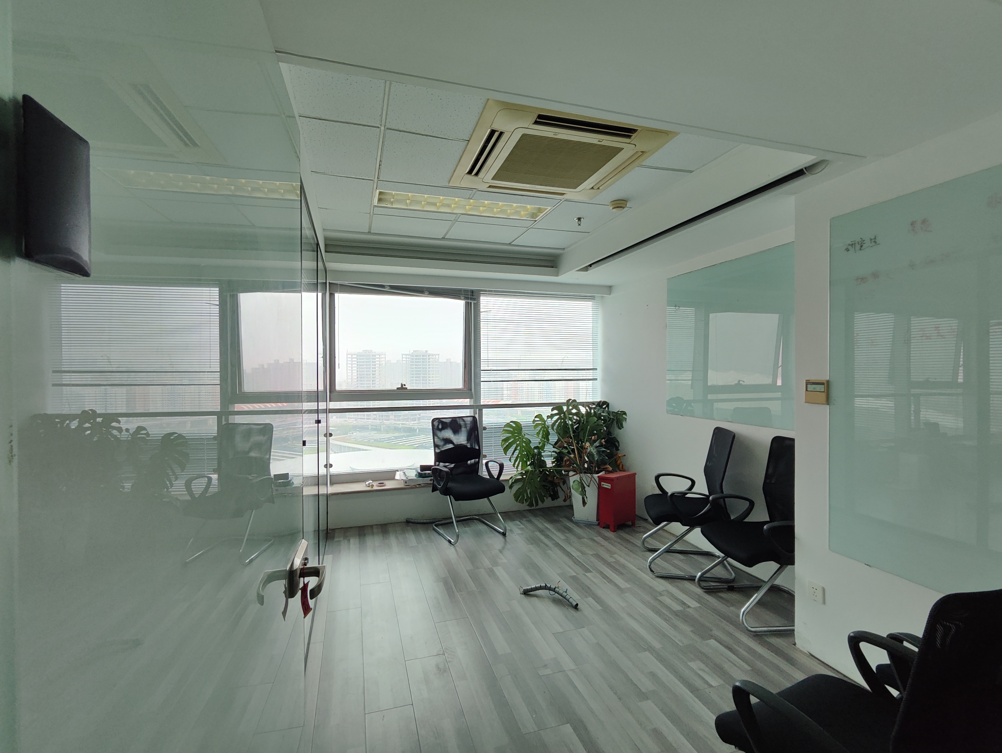 万体馆飞洲国际广场118平米写字楼出租