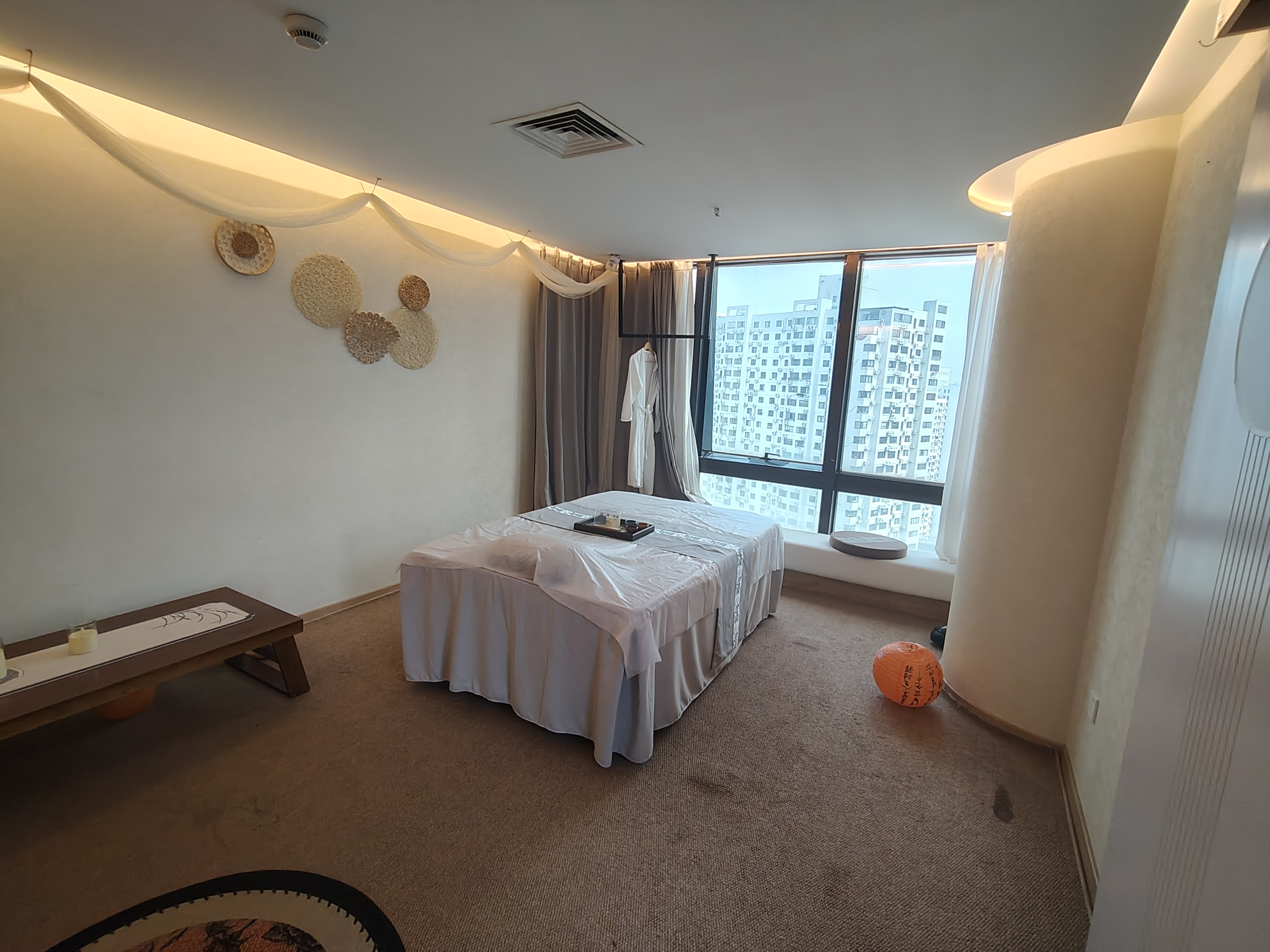 静安寺环球世界大厦117平米写字楼出租