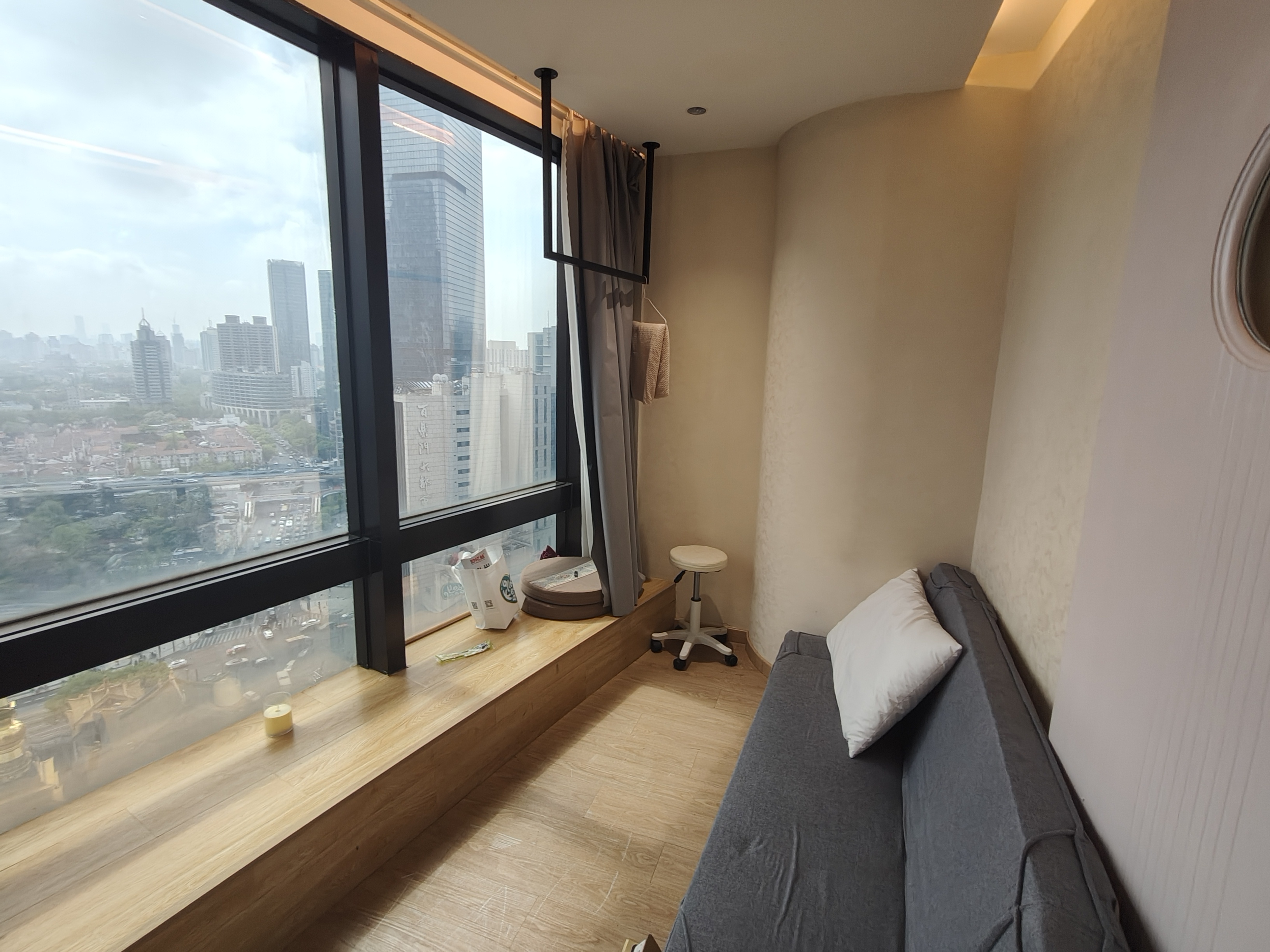 静安寺环球世界大厦117平米写字楼出租