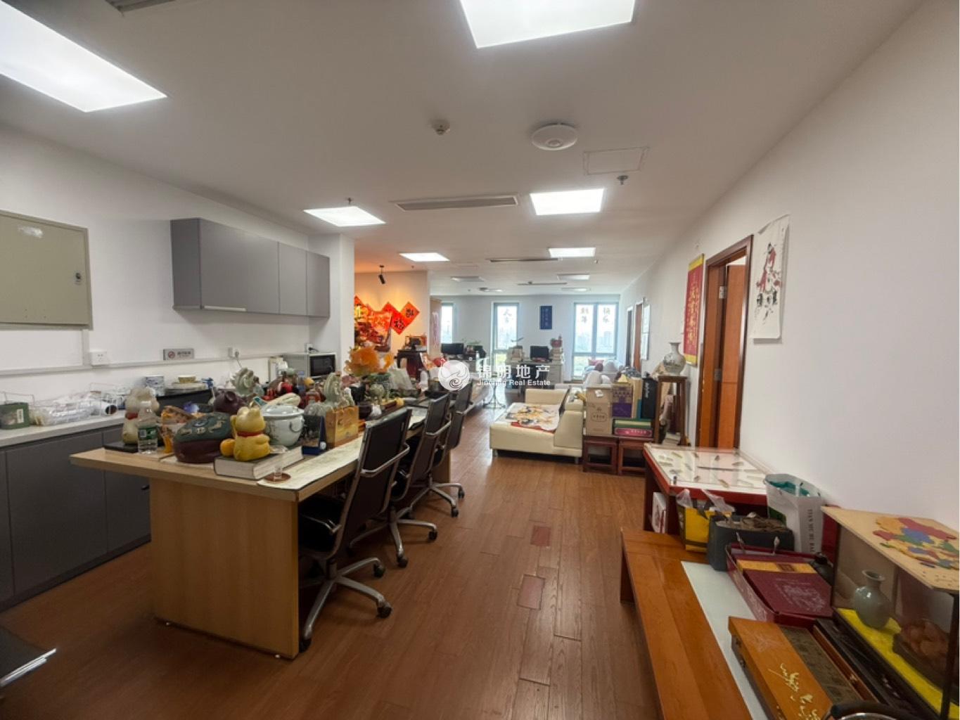 长风国盛中心222平米写字楼出售