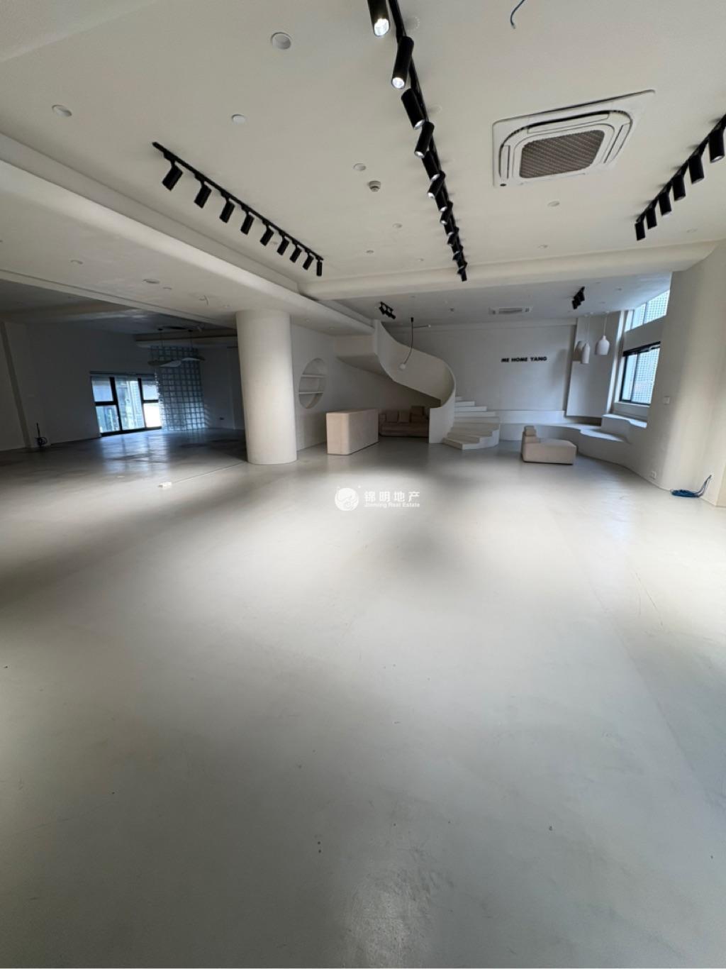 四川北路德邻公寓507平米写字楼出租