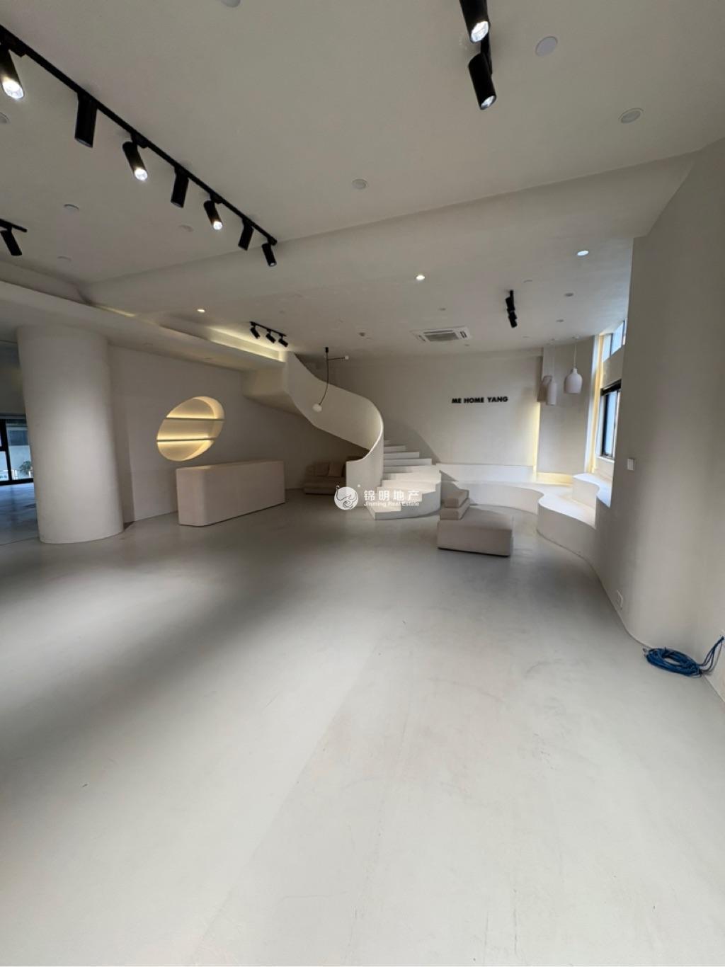 四川北路德邻公寓507平米写字楼出租