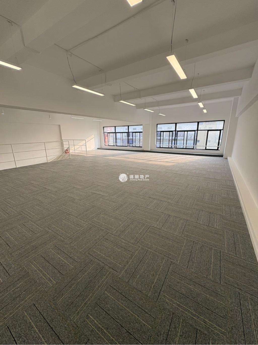 四川北路德邻公寓314平米写字楼出租