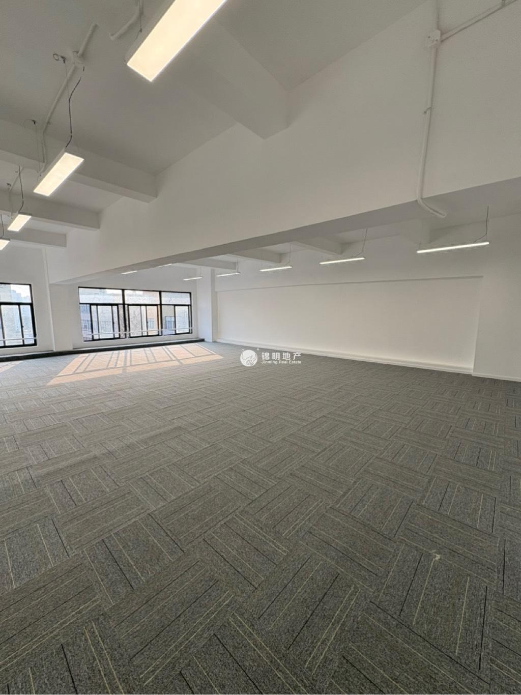 四川北路德邻公寓314平米写字楼出租