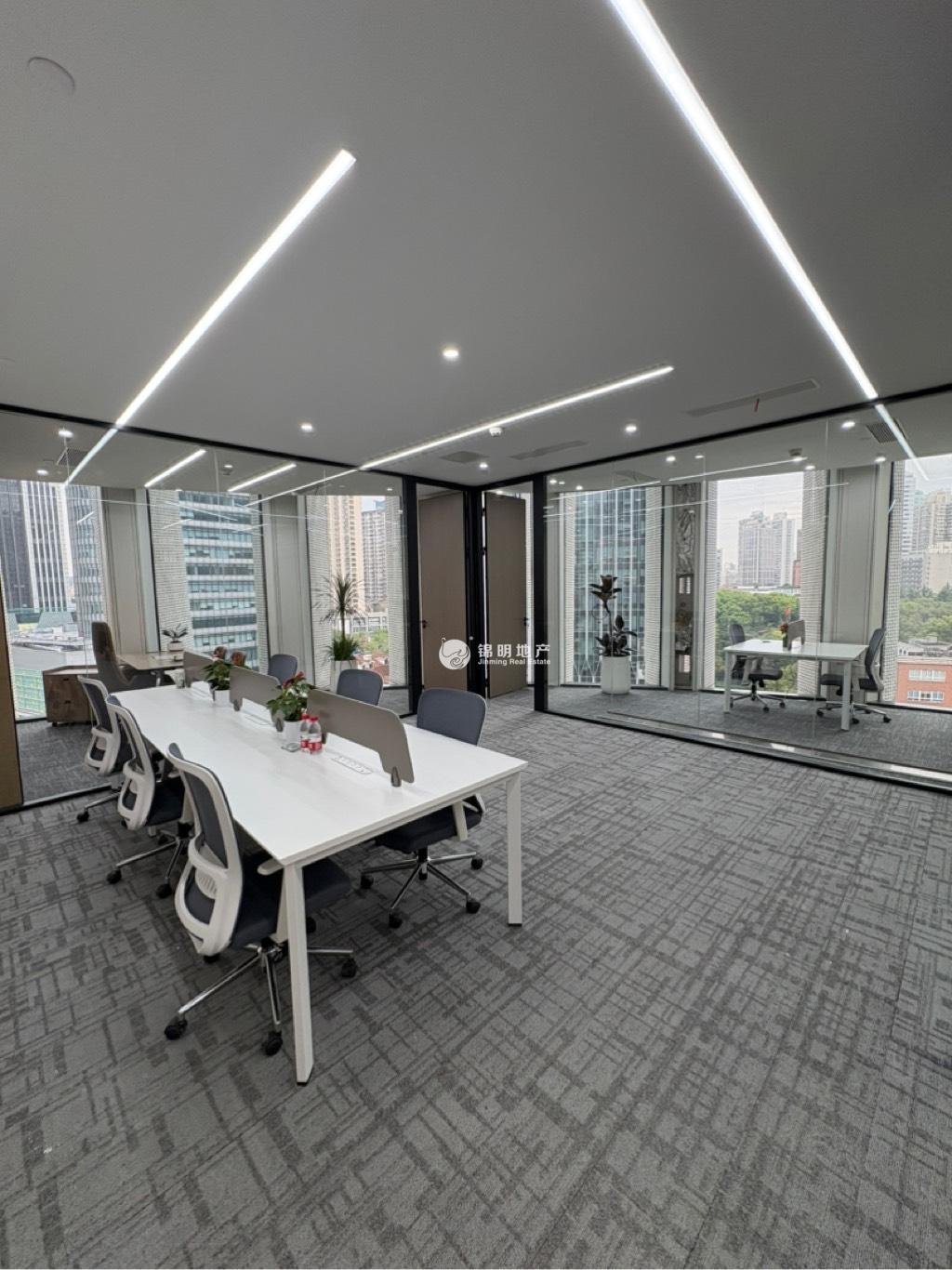 四川北路德邻公寓248平米写字楼出租