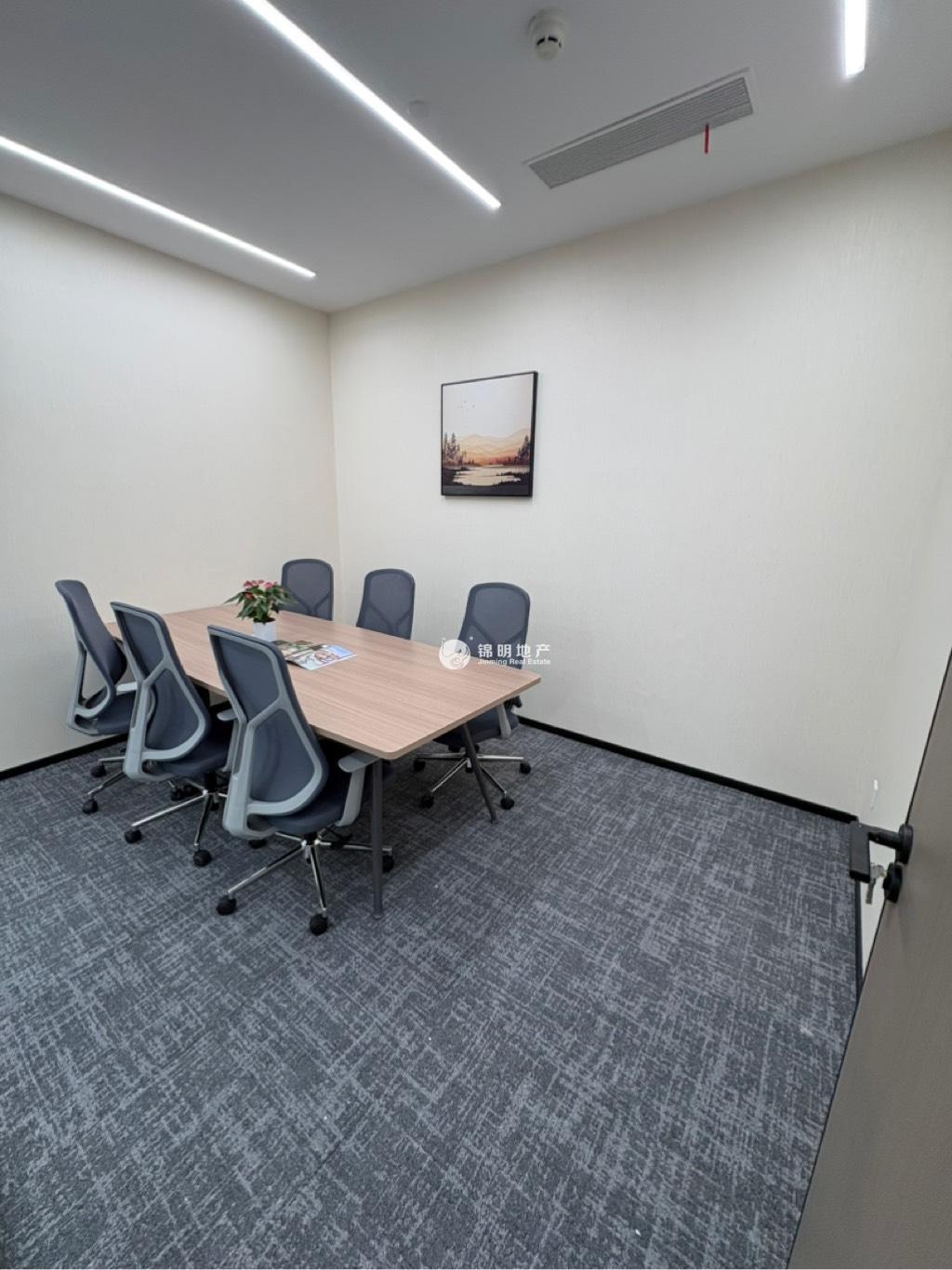 四川北路德邻公寓248平米写字楼出租