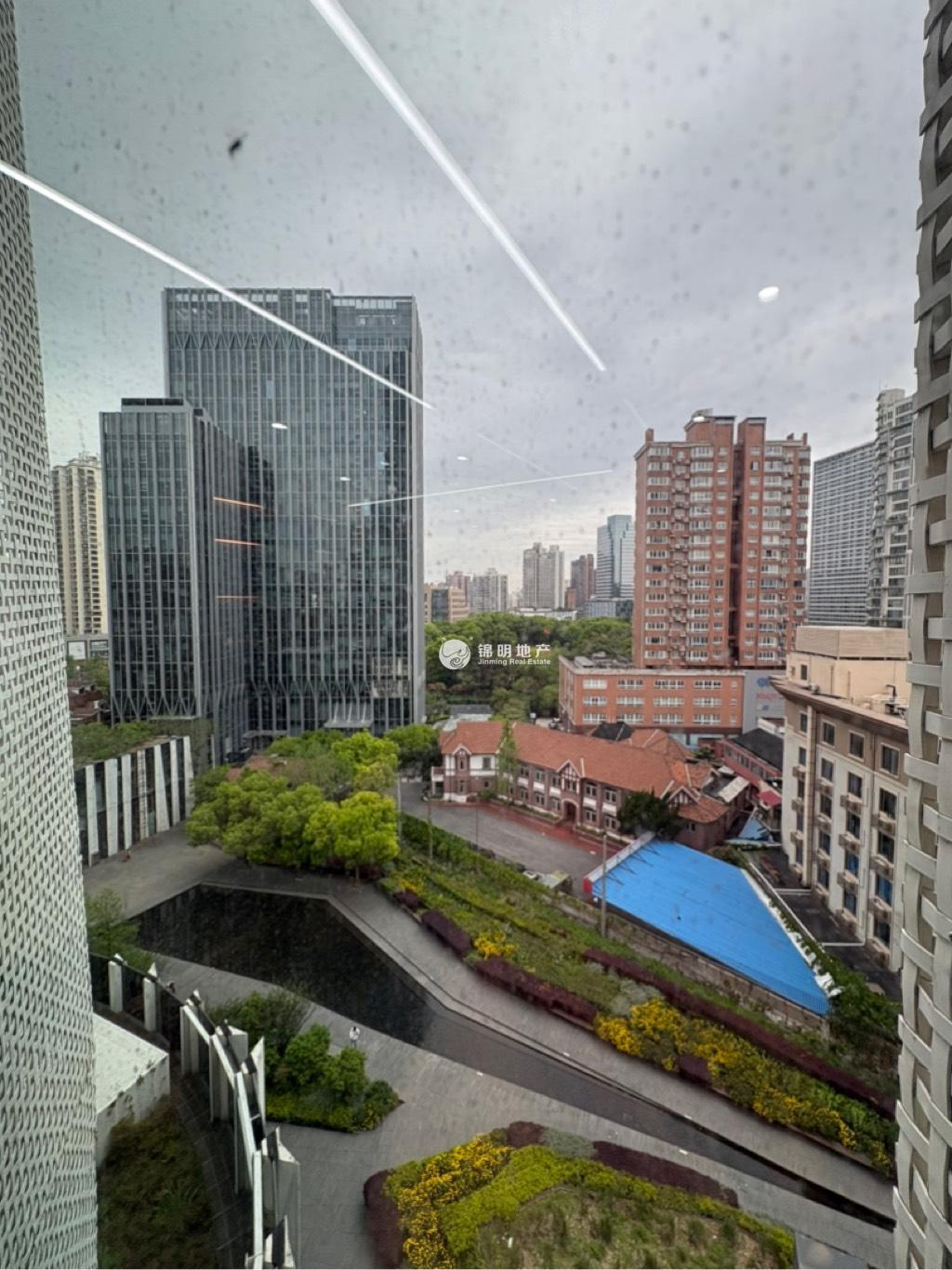 四川北路德邻公寓248平米写字楼出租