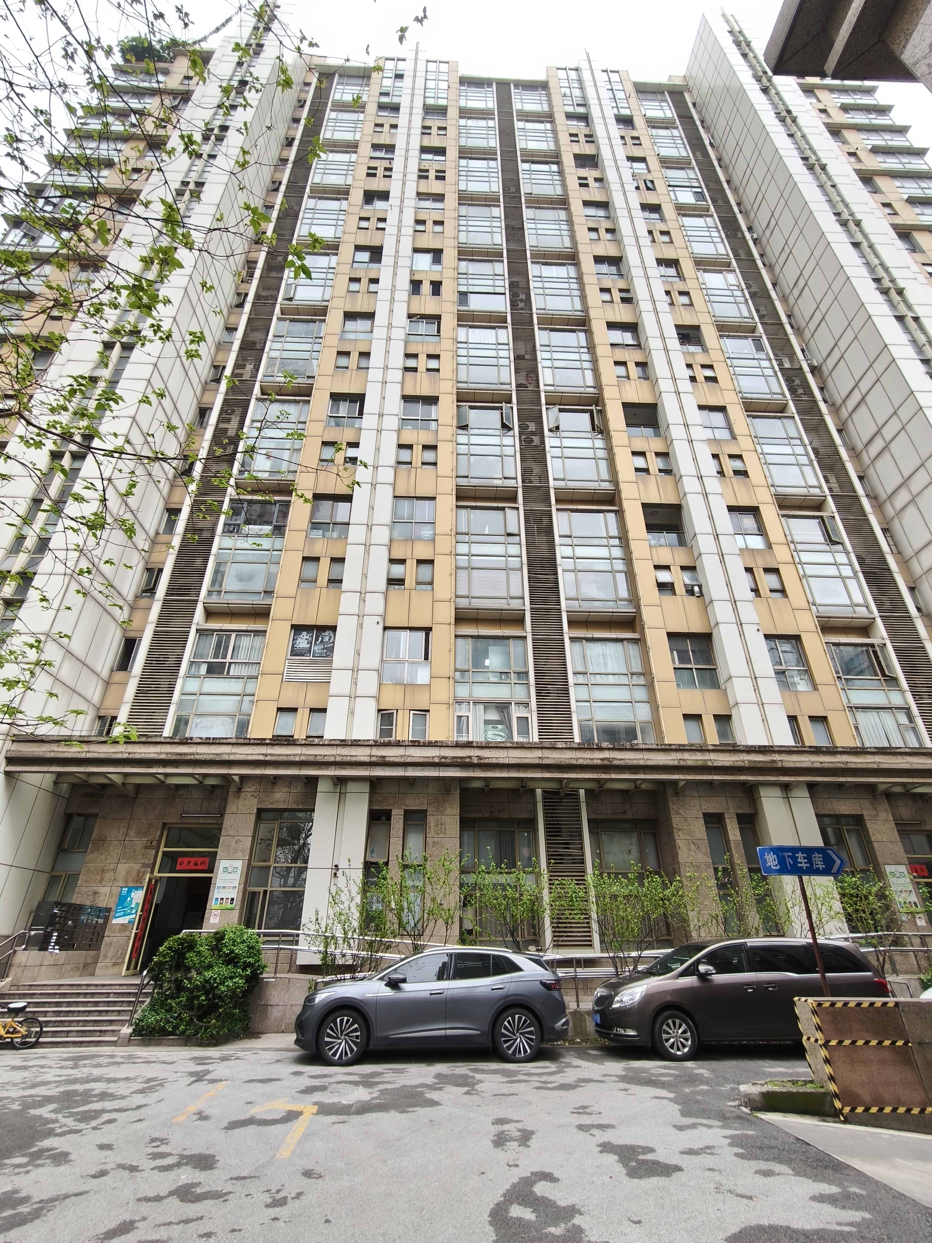 中山公园虹桥国际大厦106平米写字楼出租