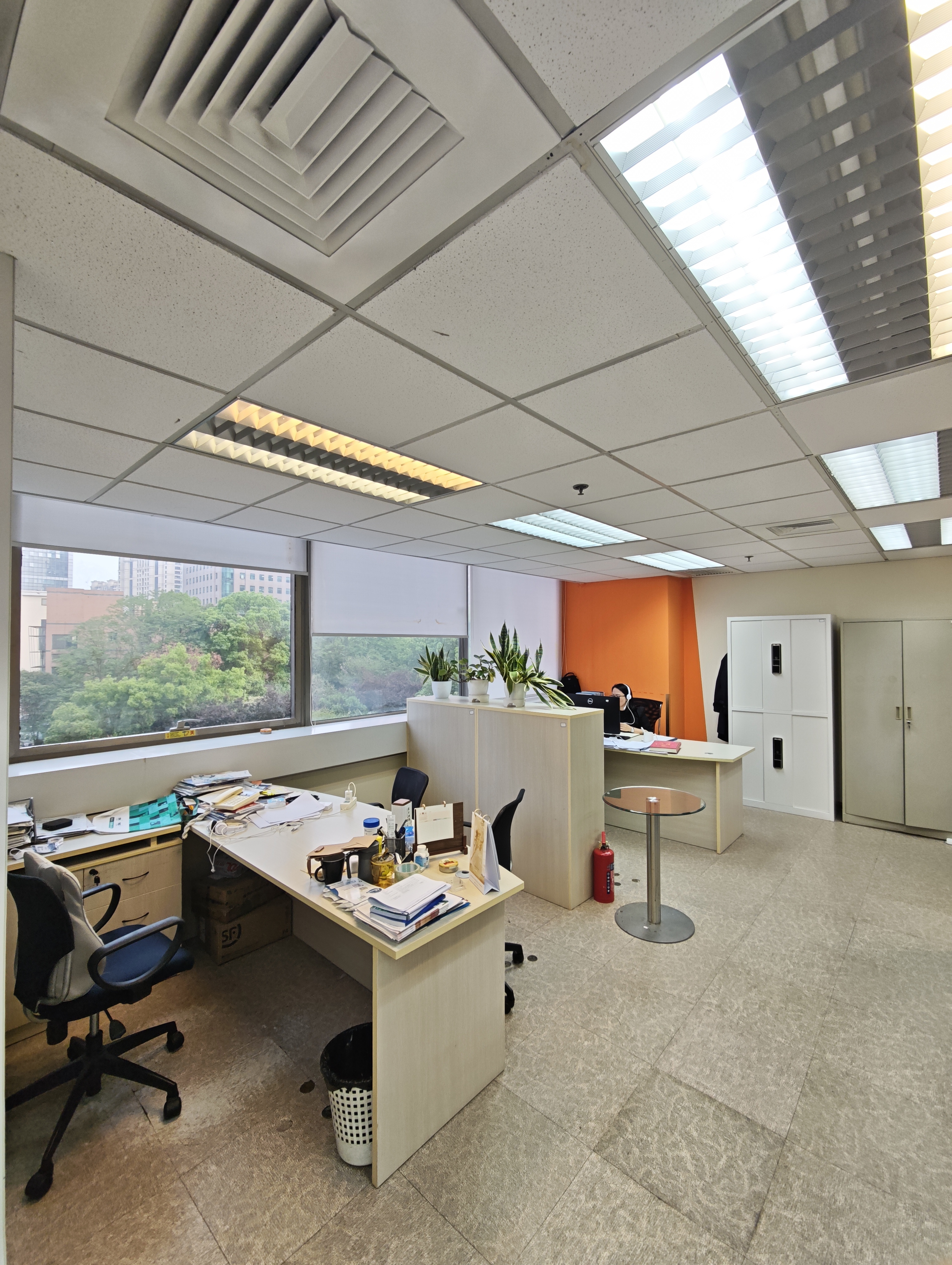 徐家汇兆丰环球大厦97平米写字楼出售