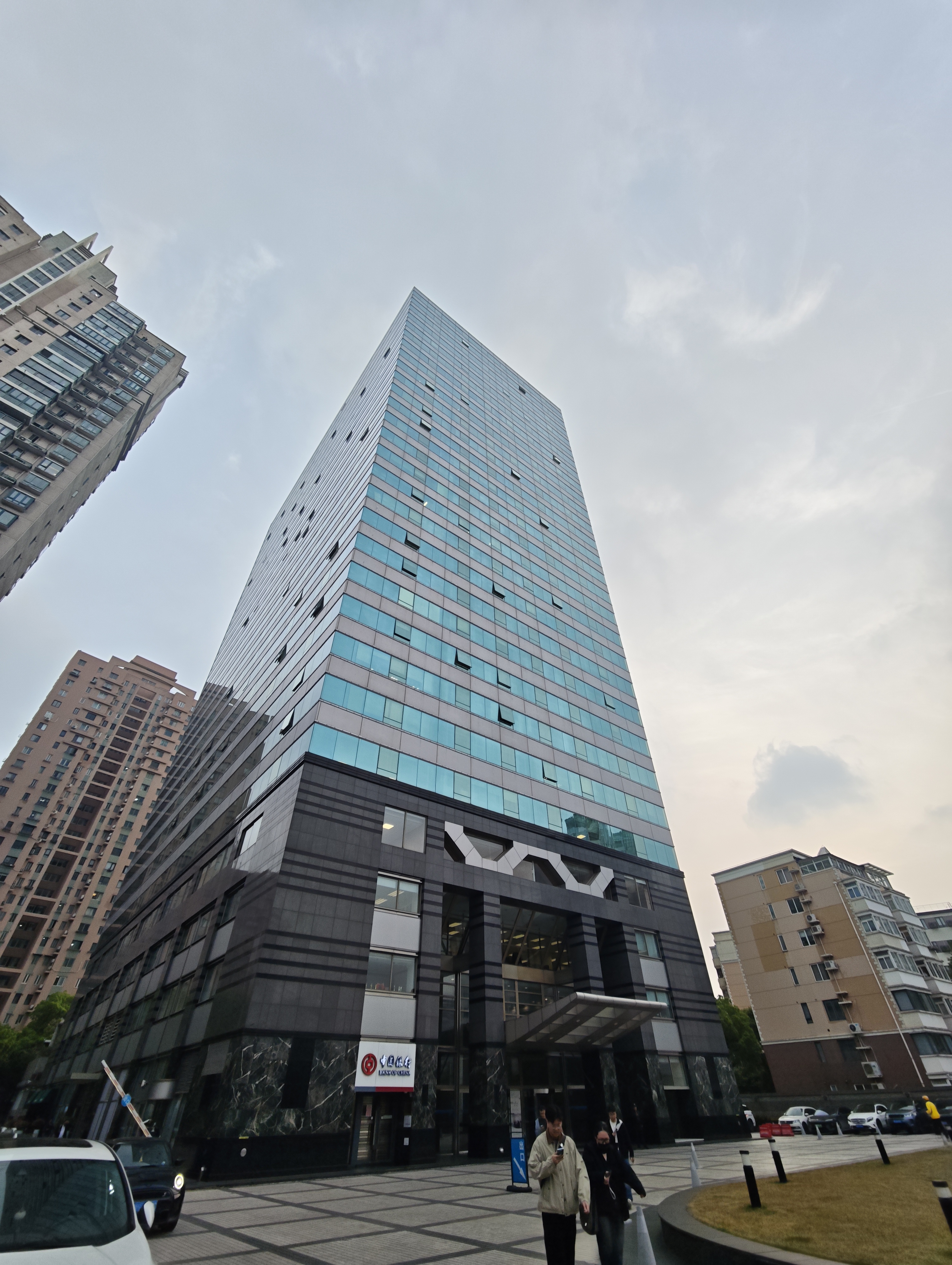 徐家汇兆丰环球大厦97平米写字楼出租