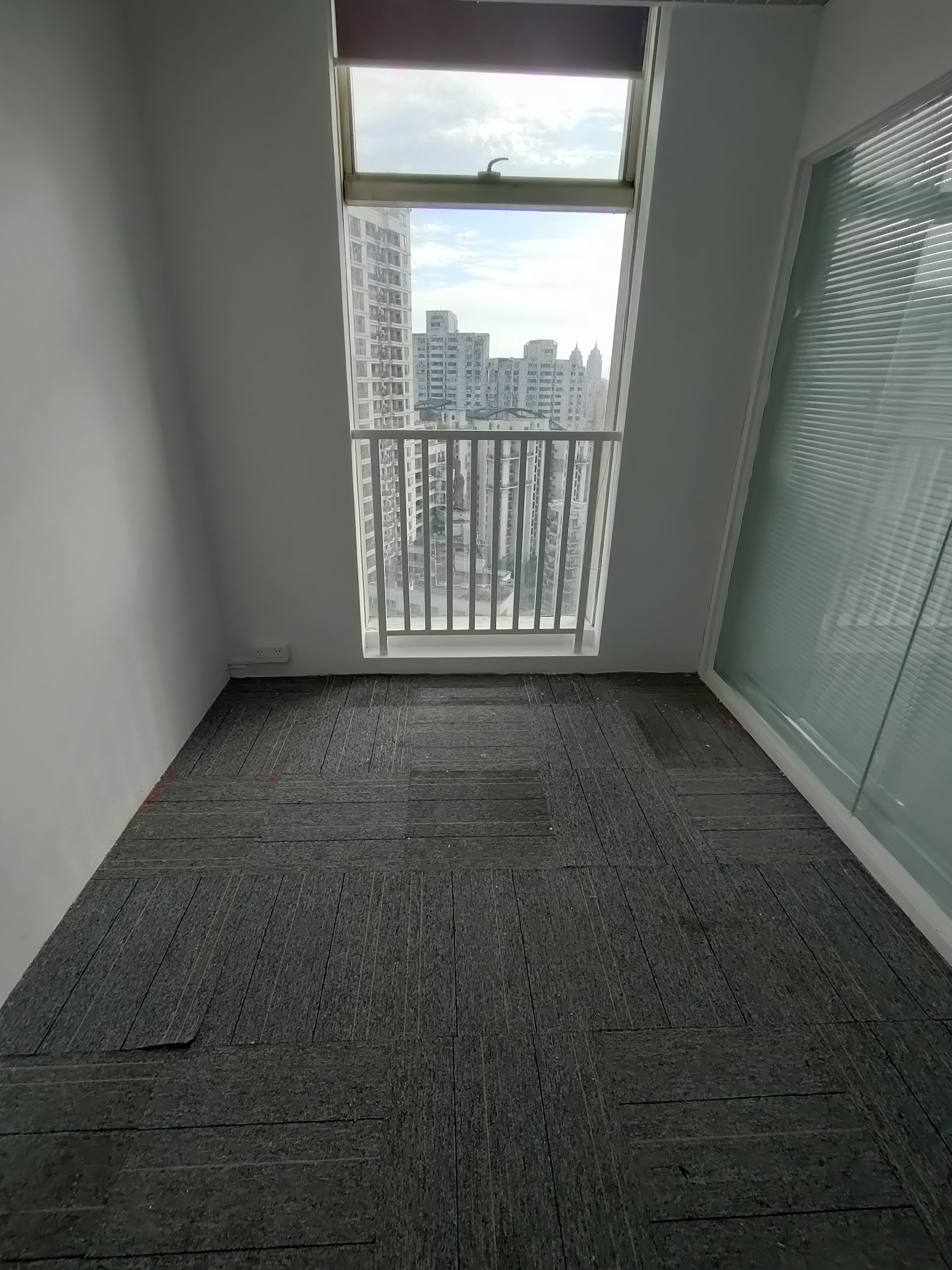 长寿路源达大厦132平米写字楼出租