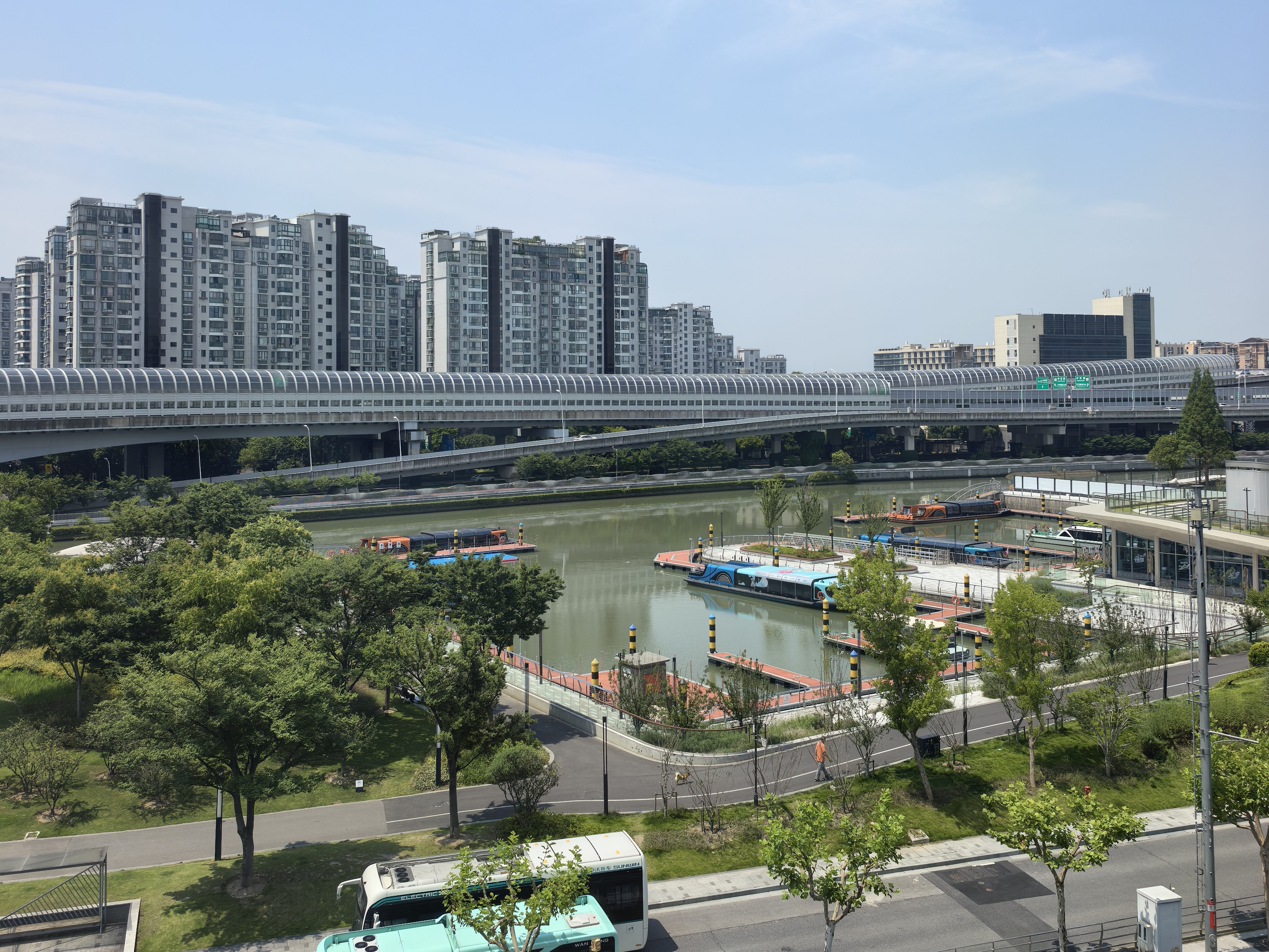 长风旭辉世纪广场769平米写字楼出租