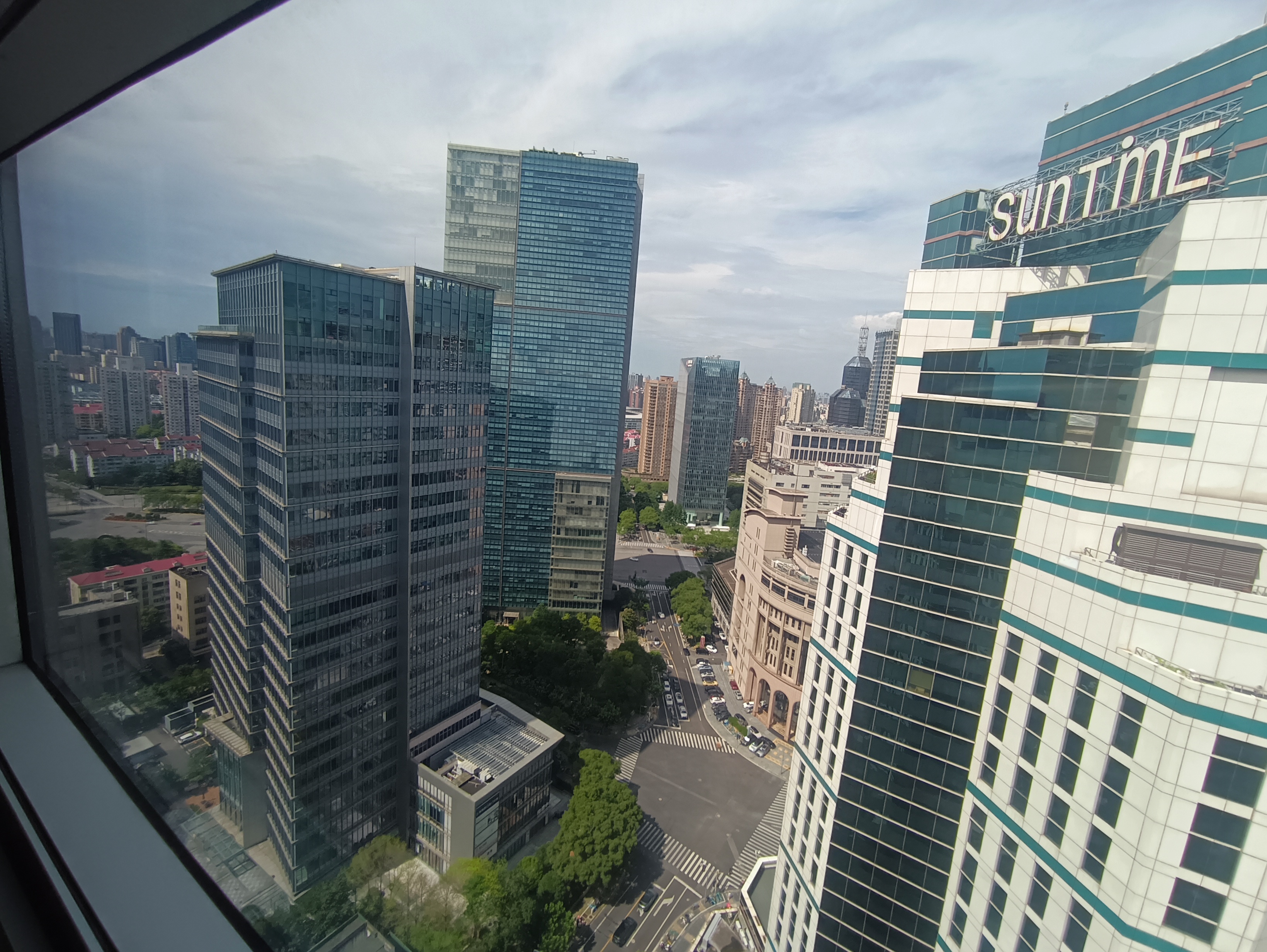 潍坊东方国际科技大厦1296平米写字楼出租