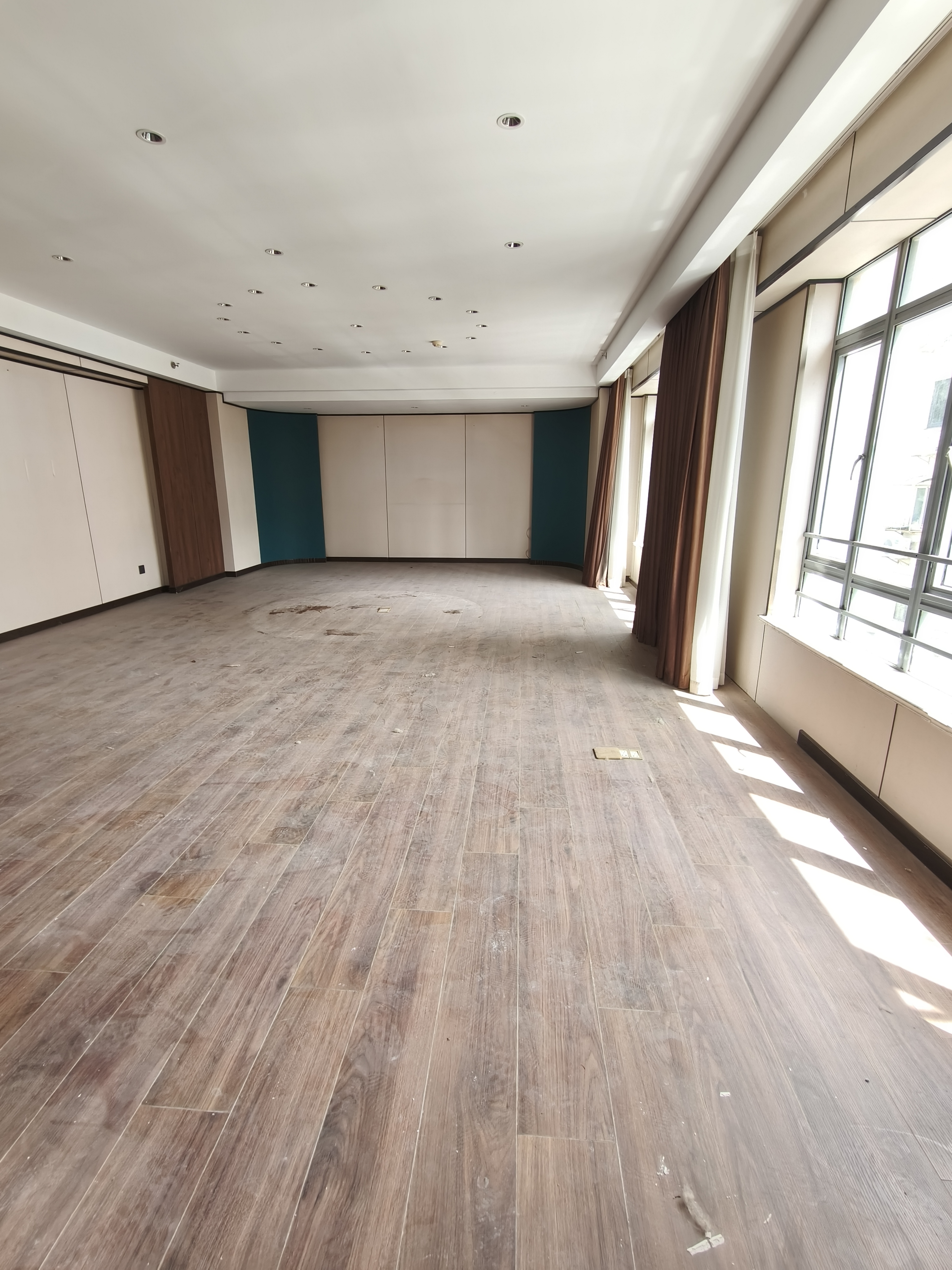 中山公园华融国际大厦527平米写字楼出租