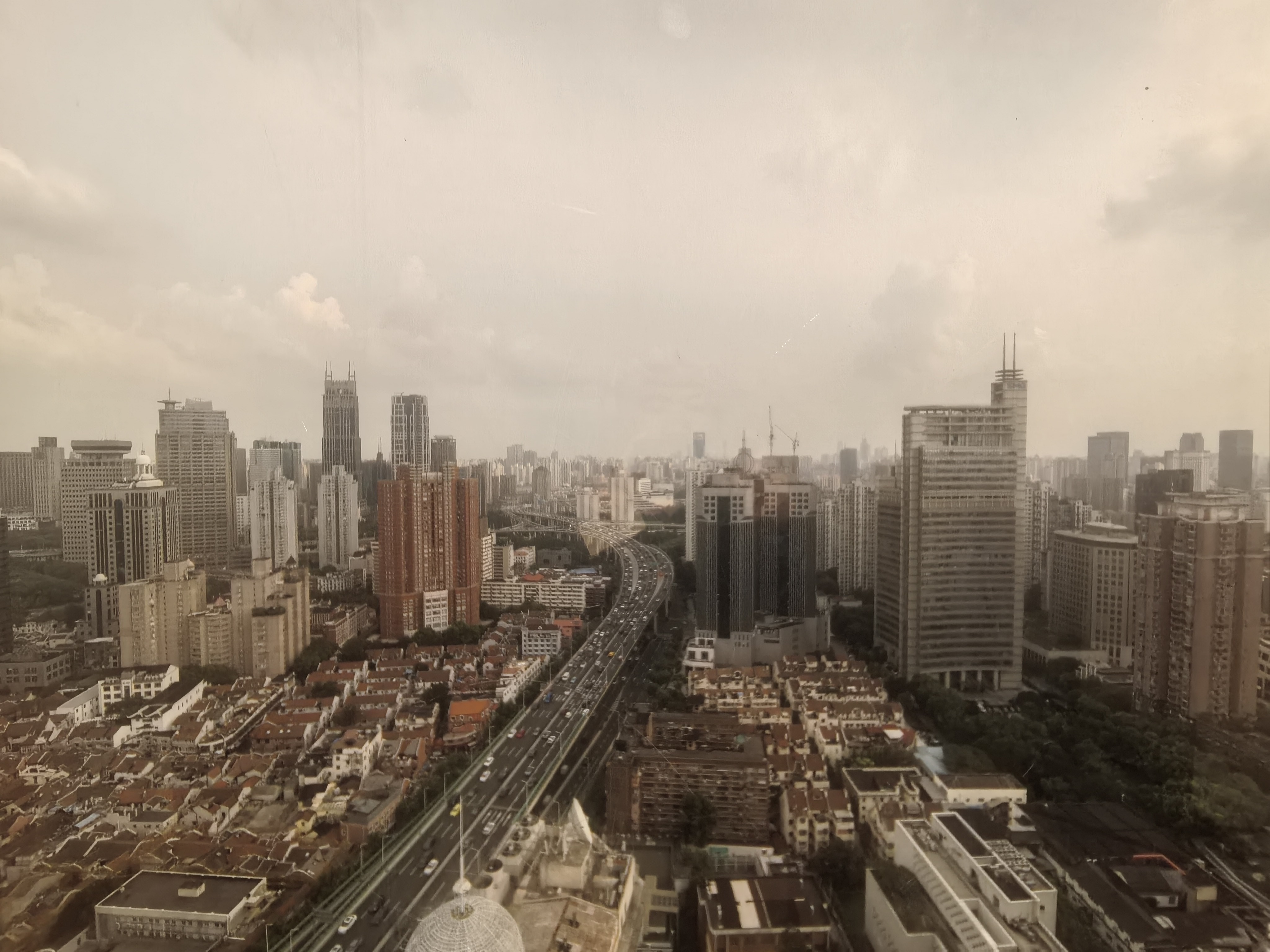 南京西路仲益大厦65平米写字楼出租