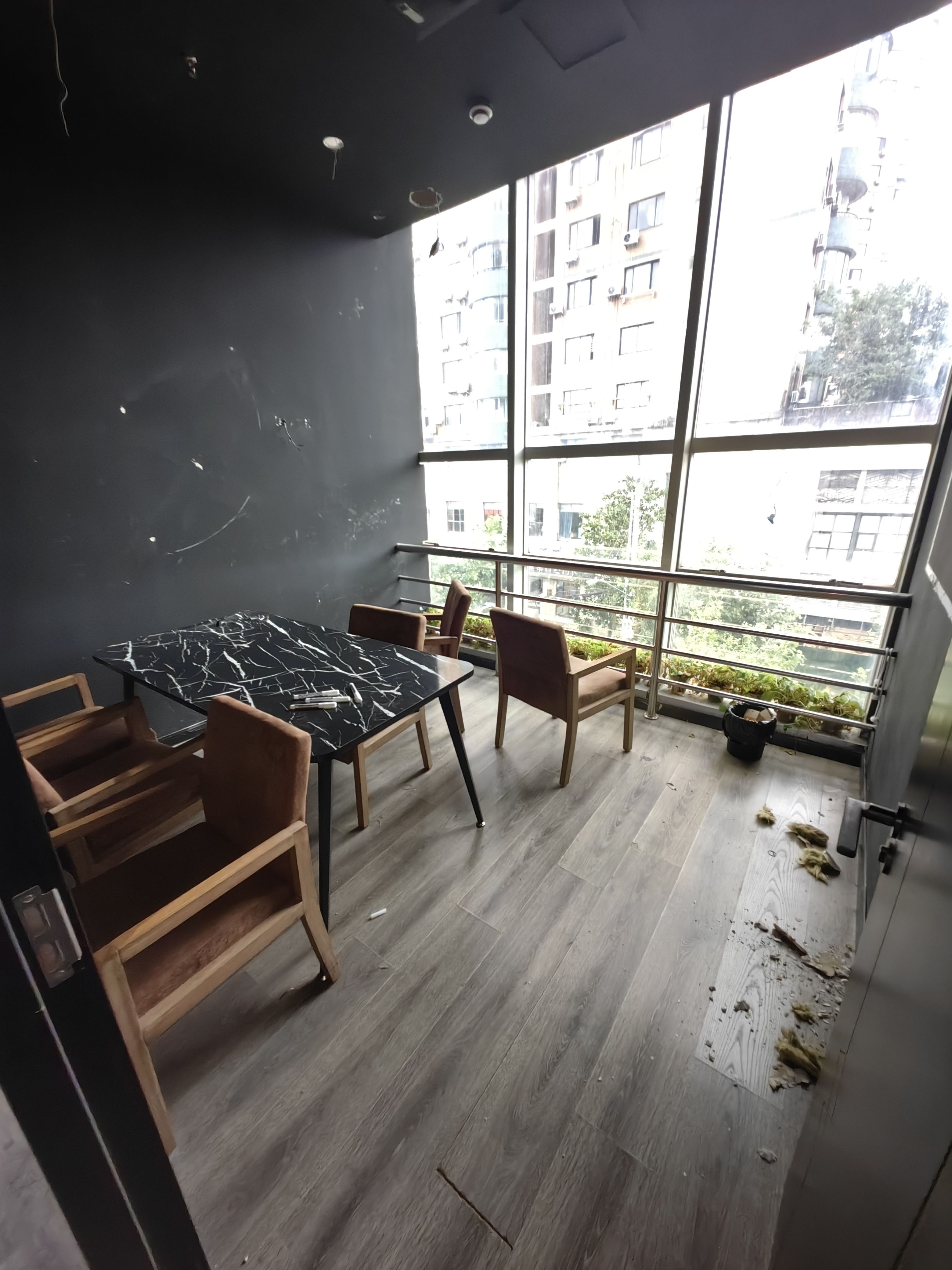 鞍山莱克大厦111平米写字楼出租