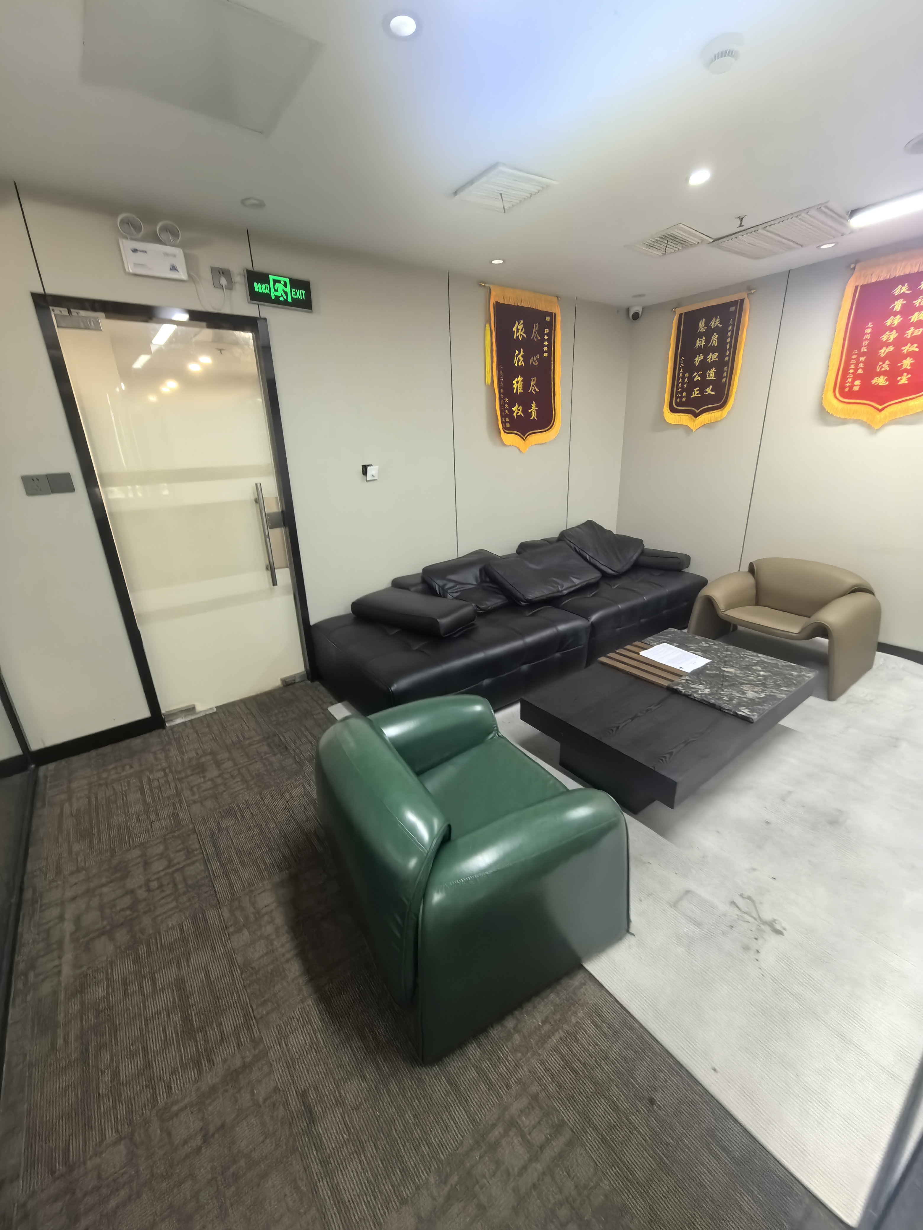 南京西路仲益大厦214平米写字楼出租