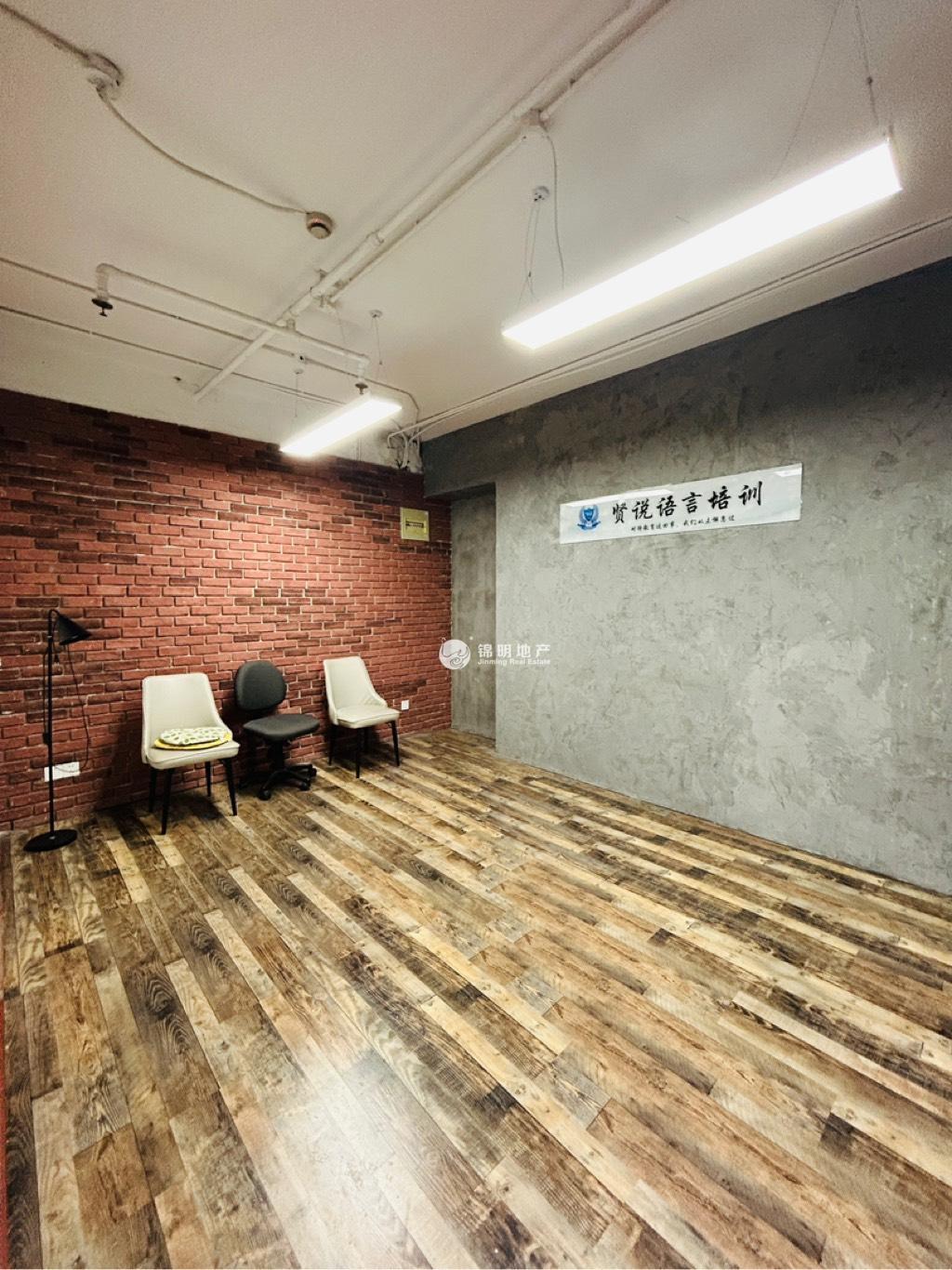 南京西路博鸿大厦80平米写字楼出租