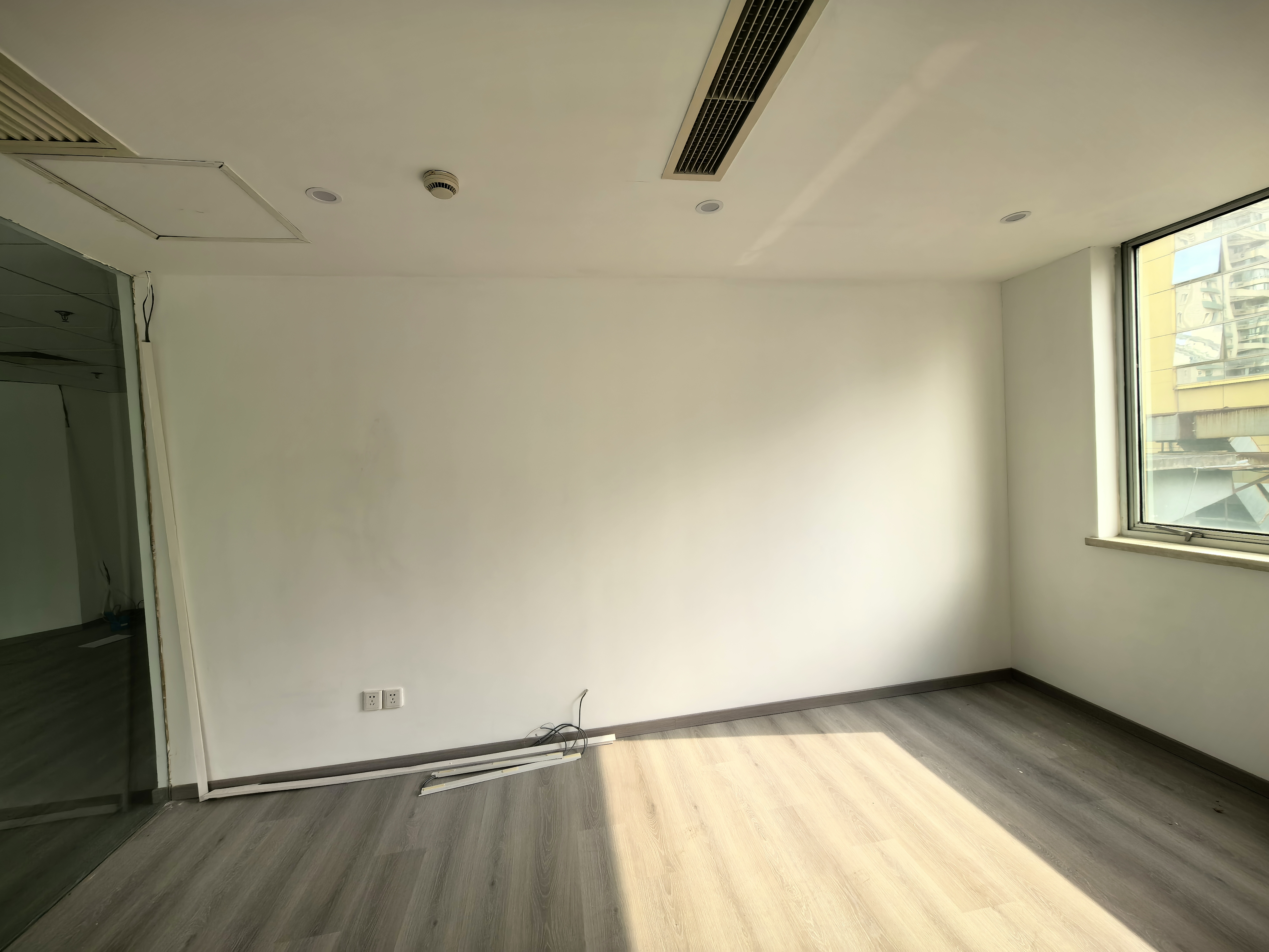 长寿路飞雕商务大厦103平米写字楼出租