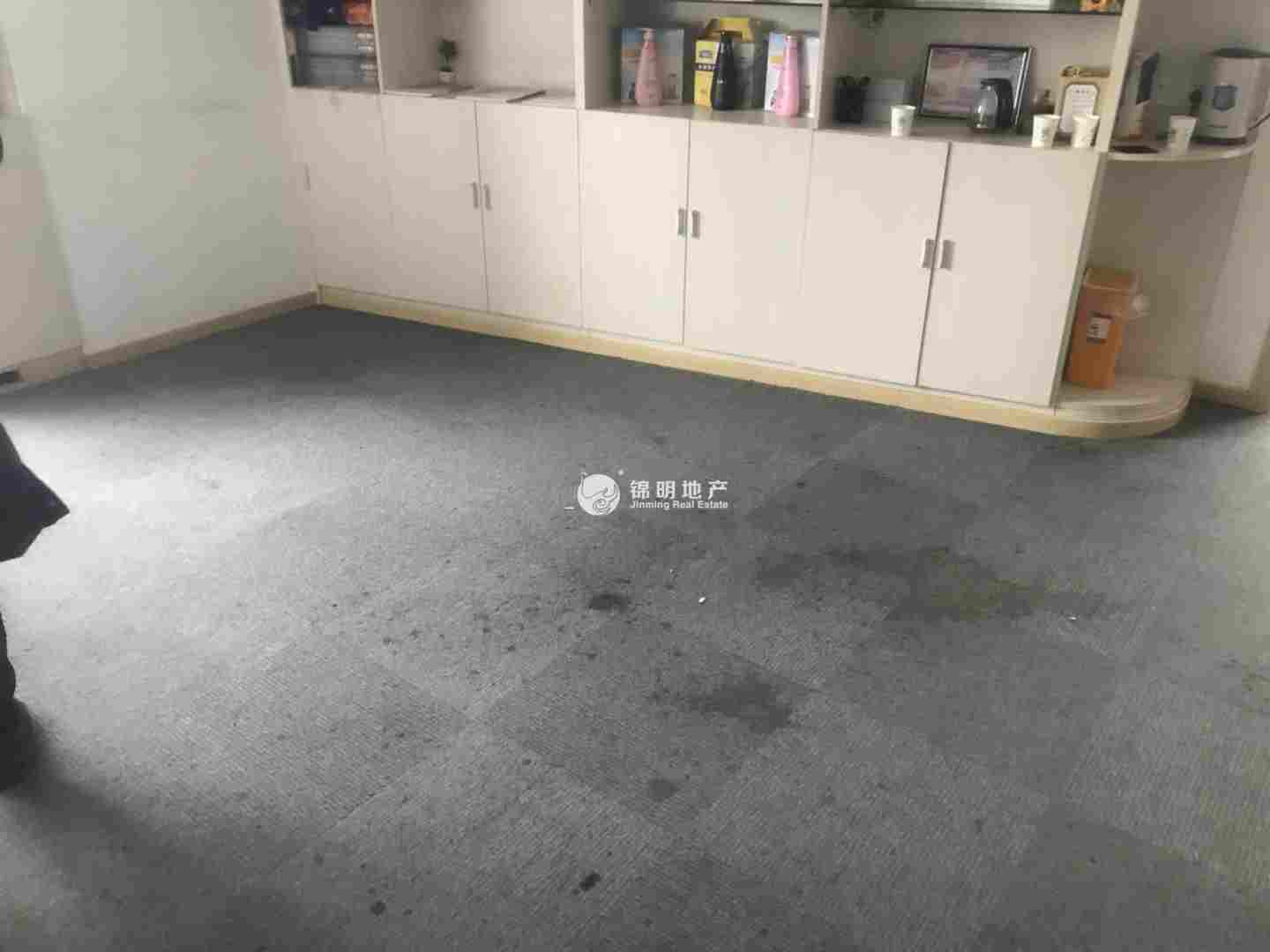 不夜城上海现代交通商务大厦134平米写字楼出租