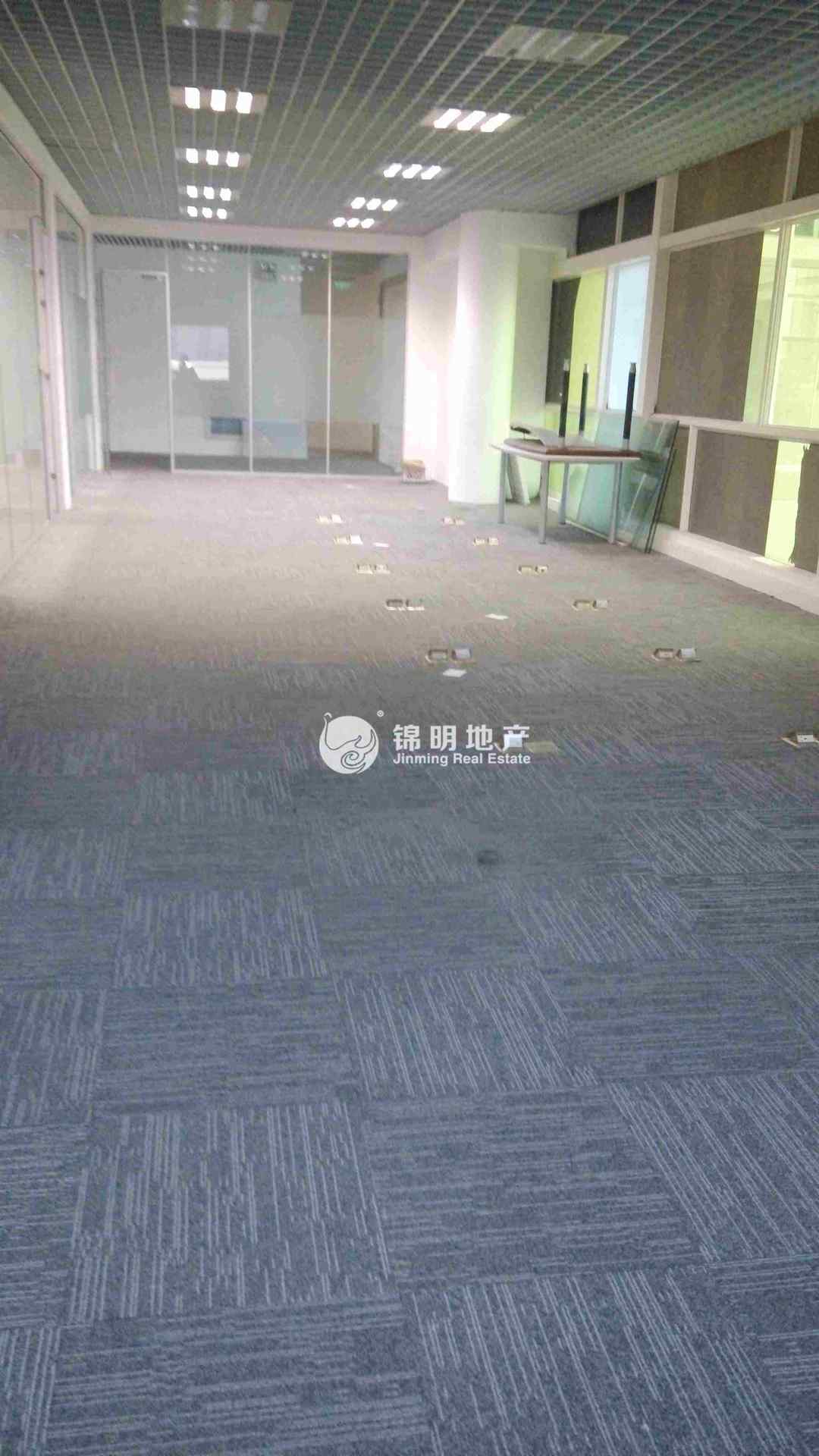 长风国盛中心111平米写字楼出租