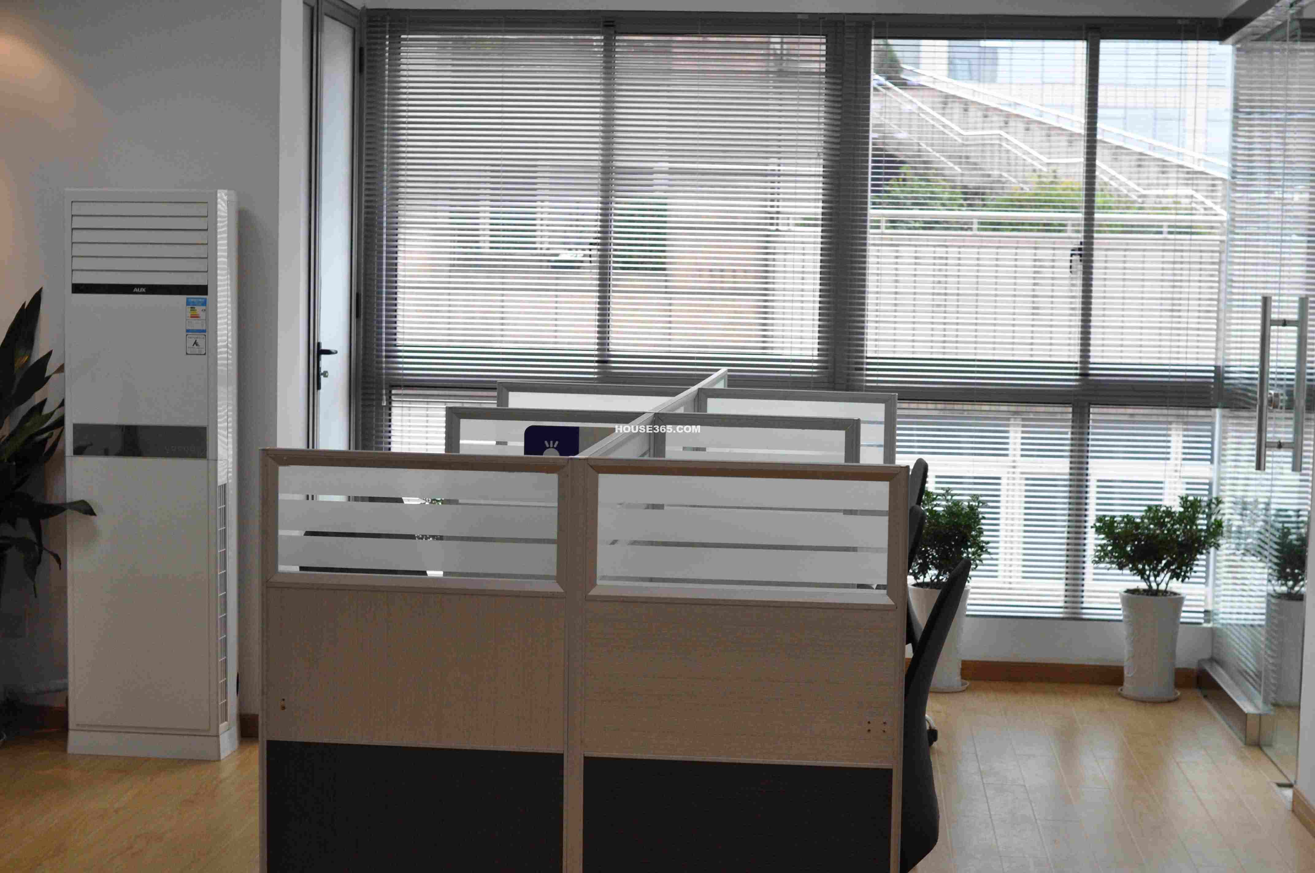 凉城宝华城立方184平米写字楼出租