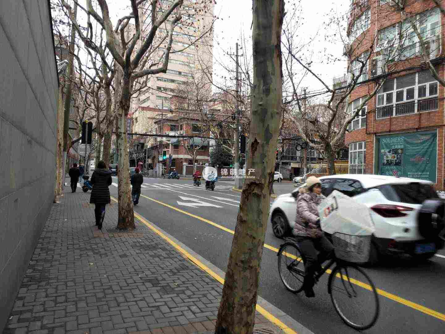 静安寺静安中华大厦153平米写字楼出租