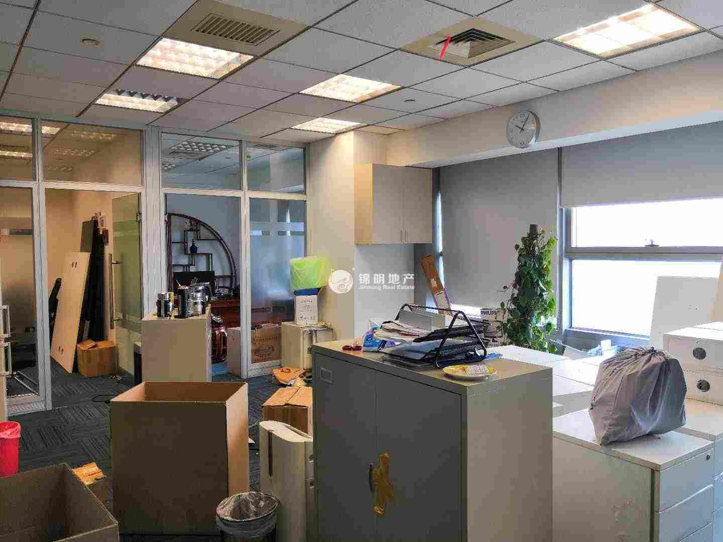 静安寺静安中华大厦151平米写字楼出租