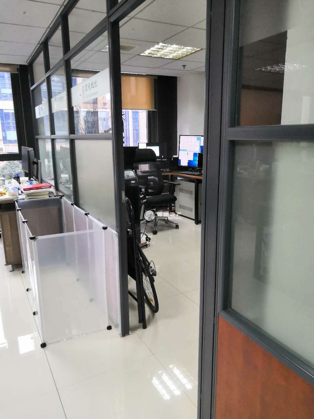 临平路飘鹰世纪大厦77平米写字楼出租