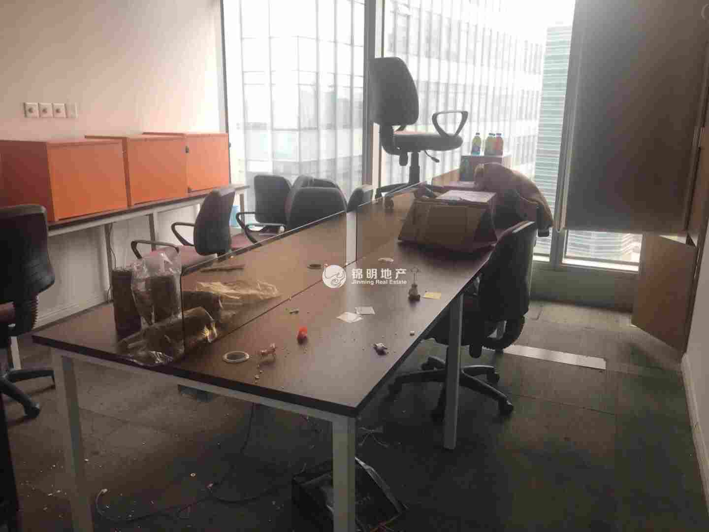 世博滨江绿地海外滩168平米写字楼出租