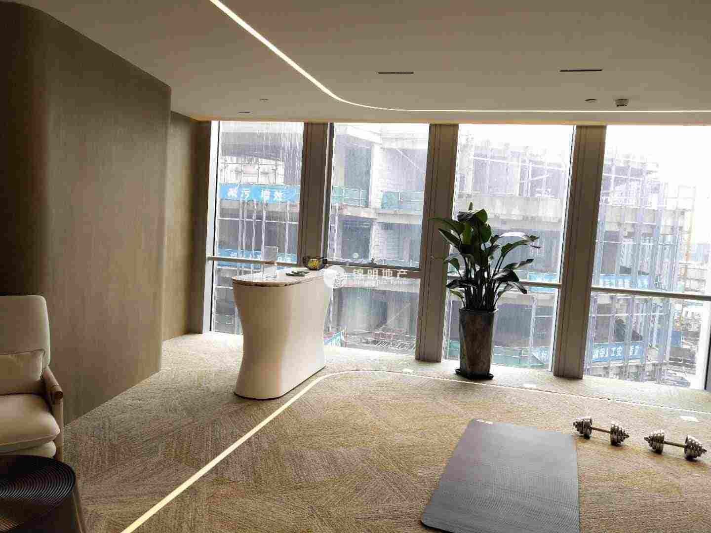 天山申亚金融广场200平米写字楼出租