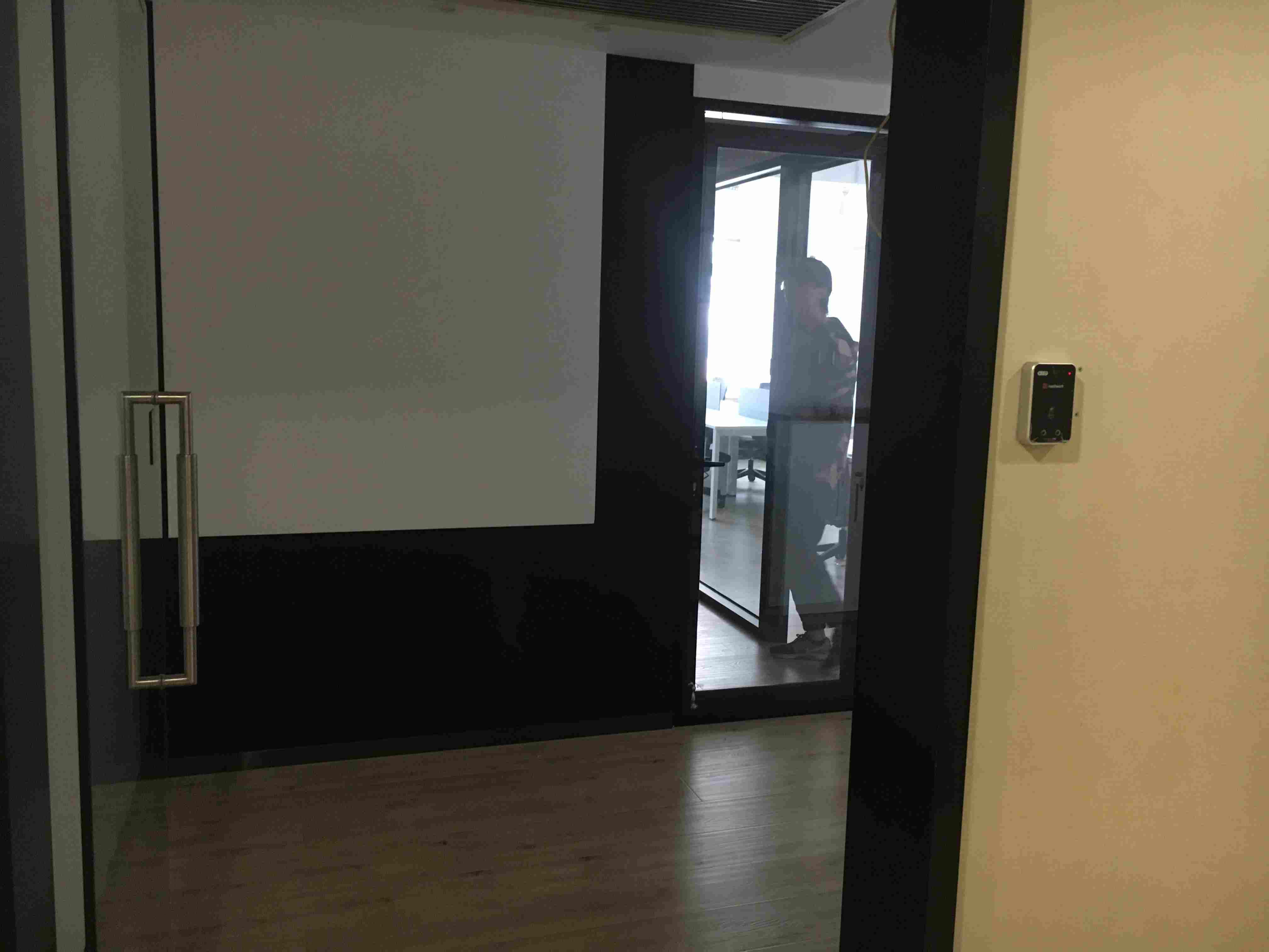 不夜城企业广场84平米写字楼出租