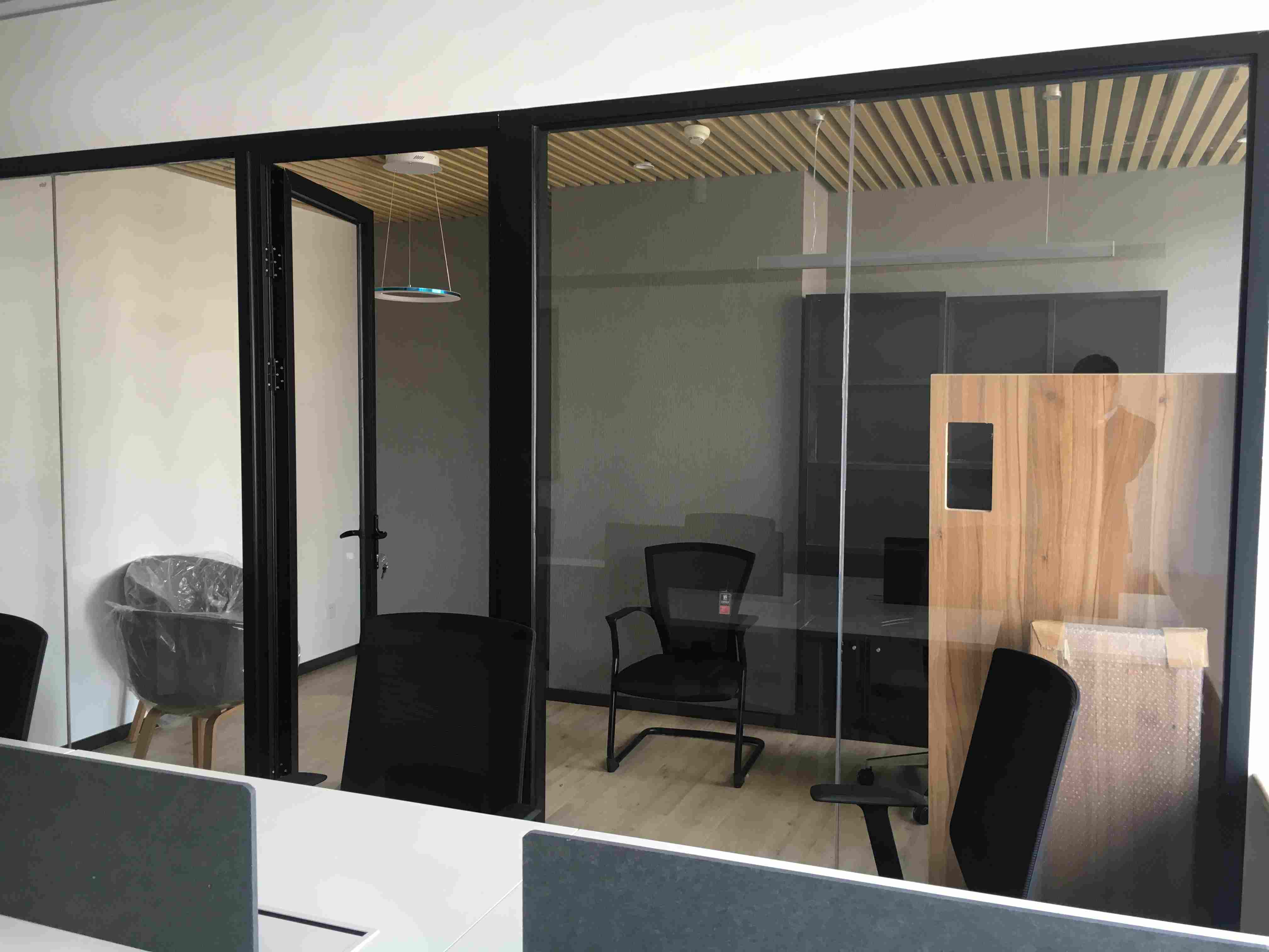 不夜城企业广场84平米写字楼出租