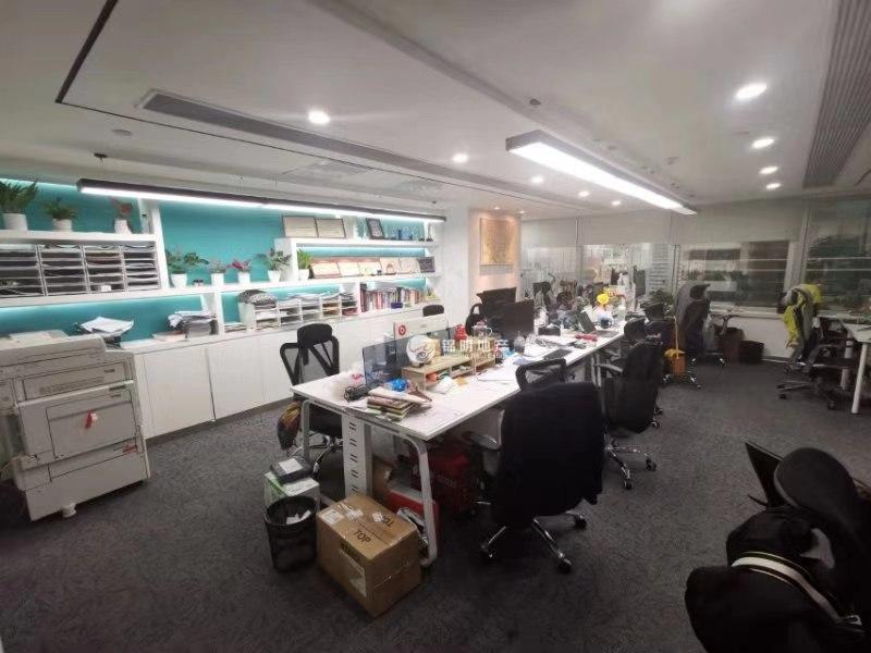 淮海中路香港广场199平米写字楼出租