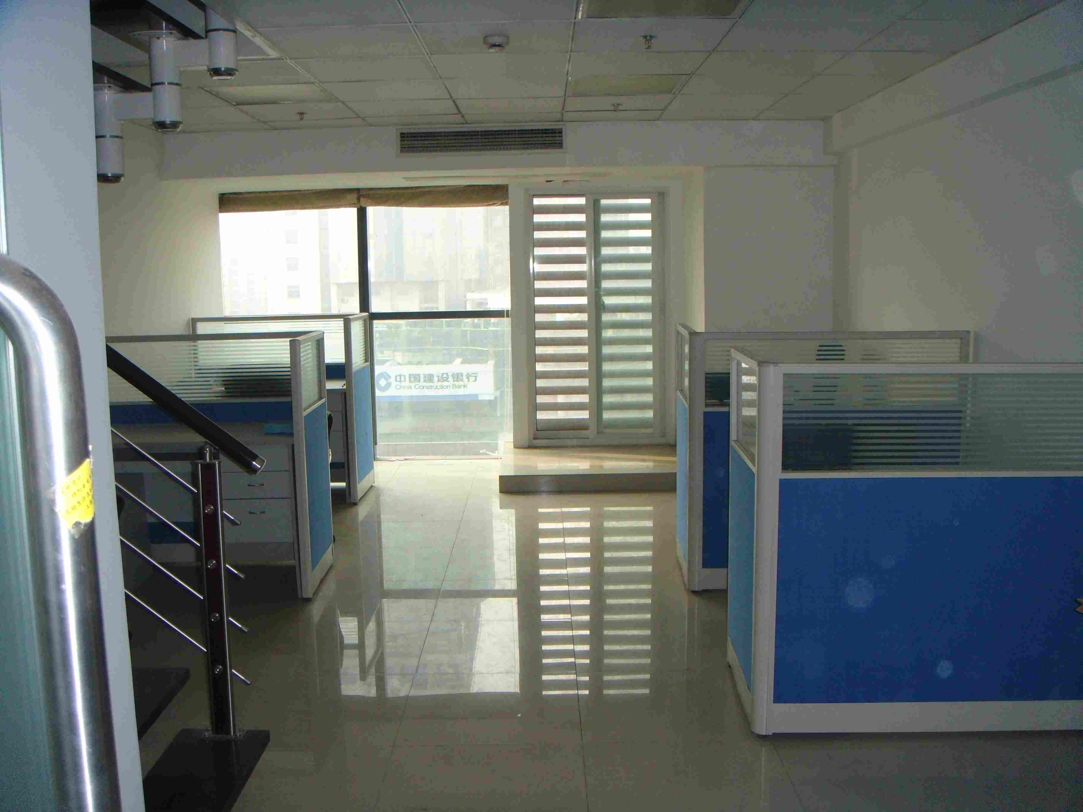 莘庄绿地蓝海77平米写字楼出租