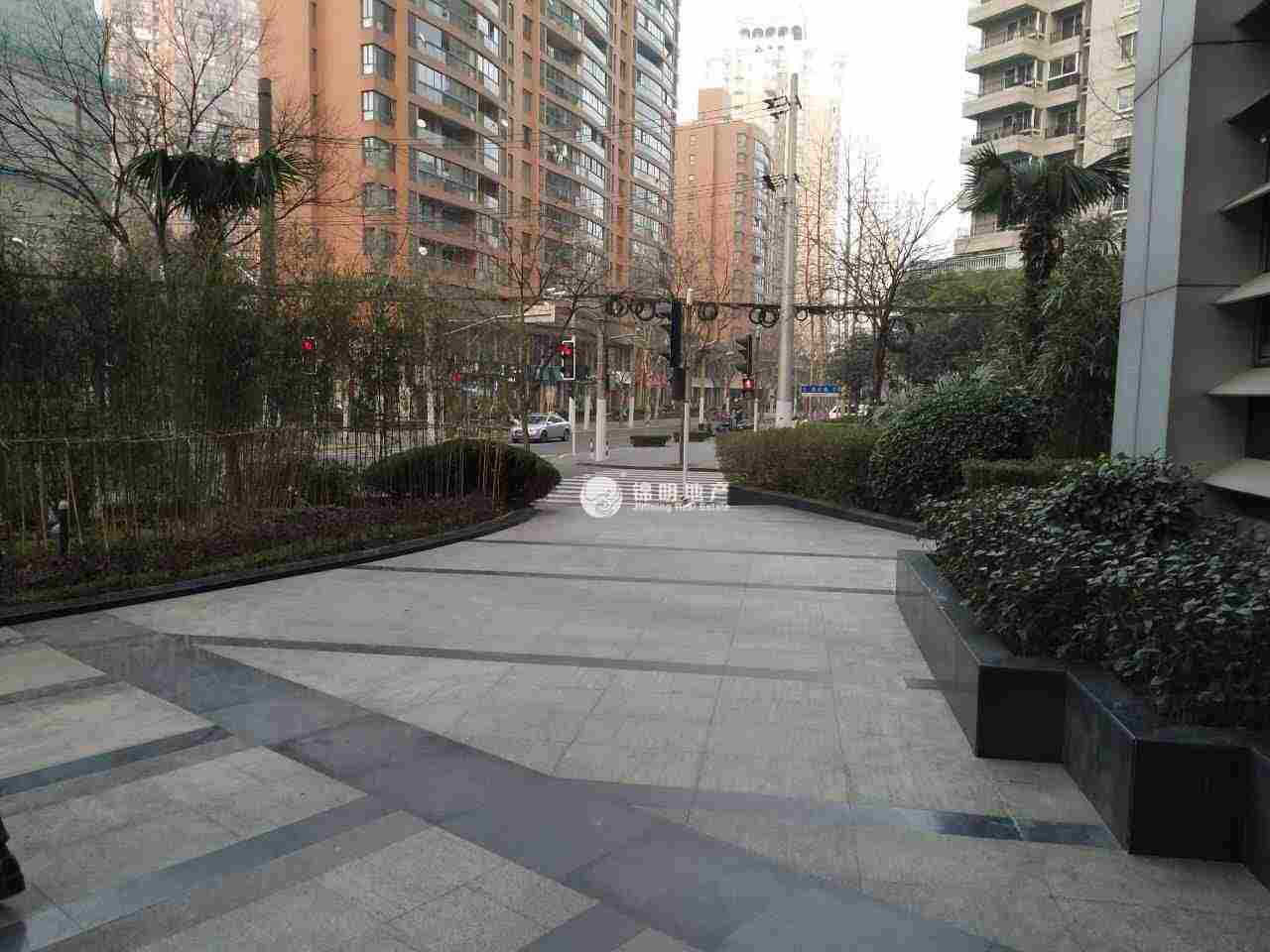 南京西路申银发展大厦175平米写字楼出租