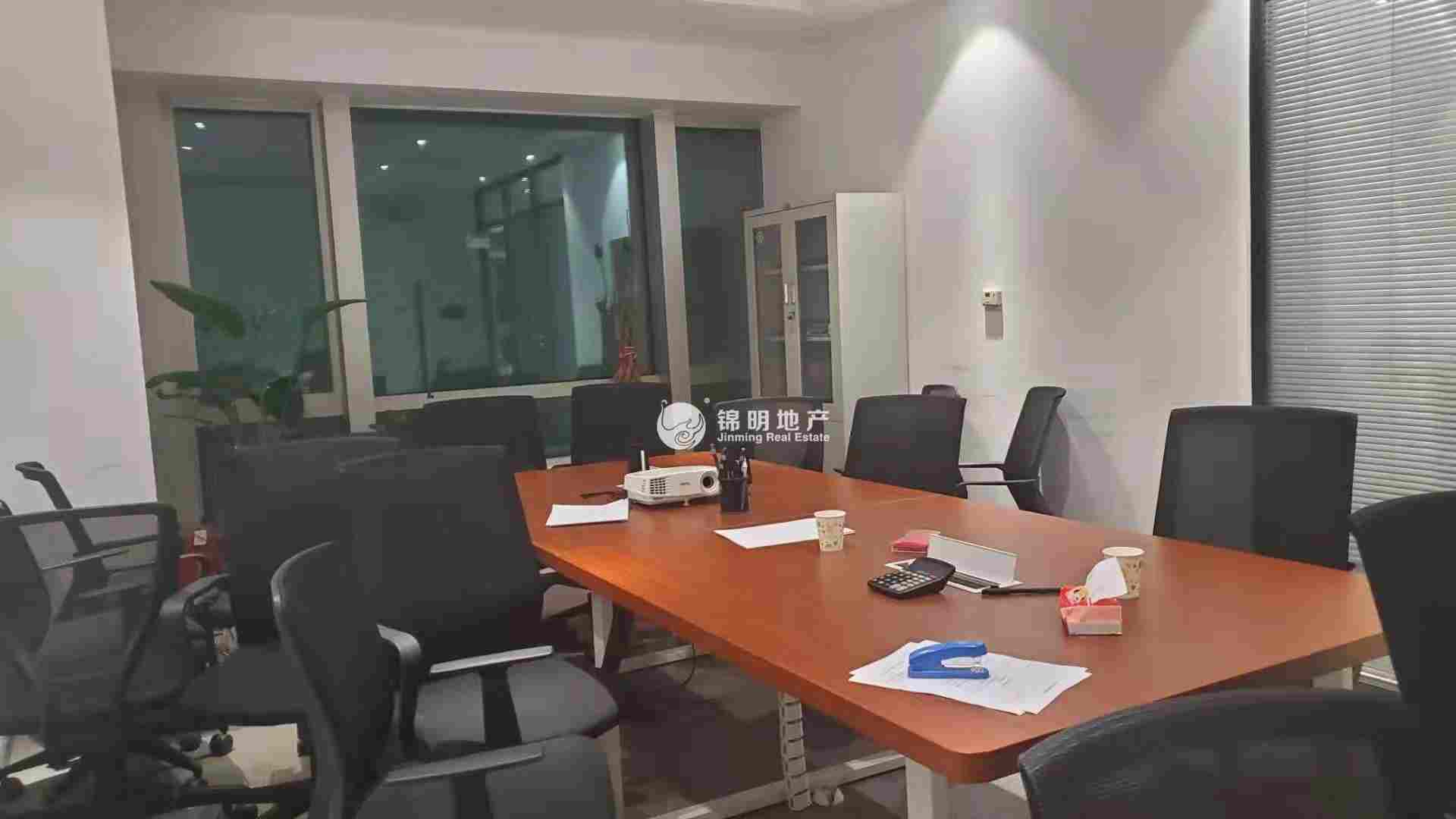 南京西路振安广场（恒安大厦）221平米写字楼出租