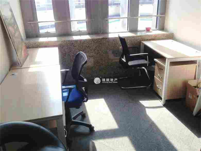 九亭嘉和阳光大厦305平米写字楼出租