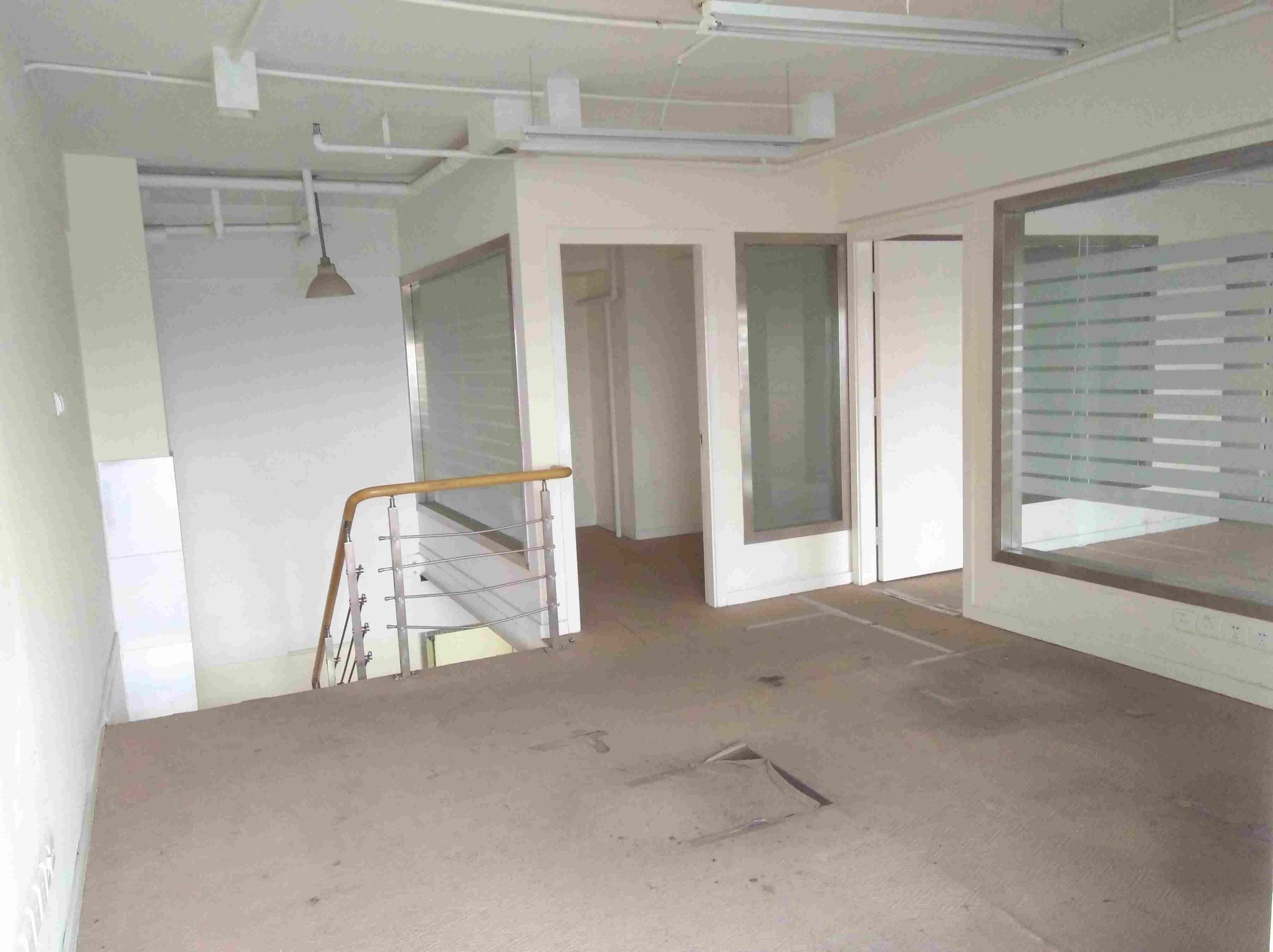 莘庄绿地蓝海49平米写字楼出租