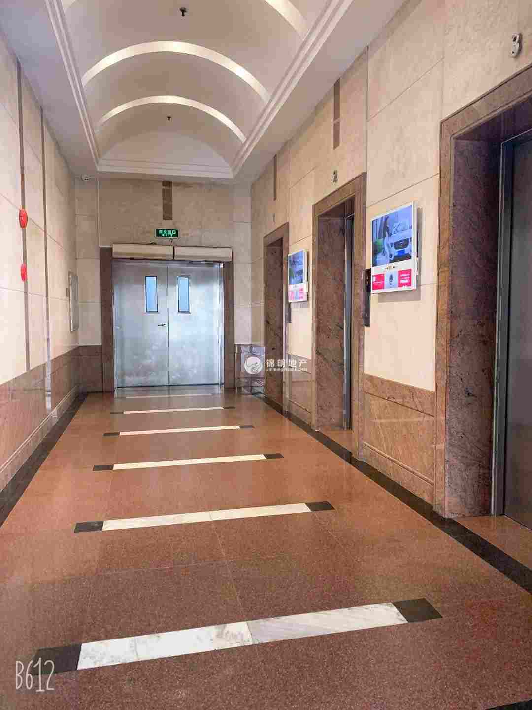 豫园新上海城市广场100平米写字楼出租