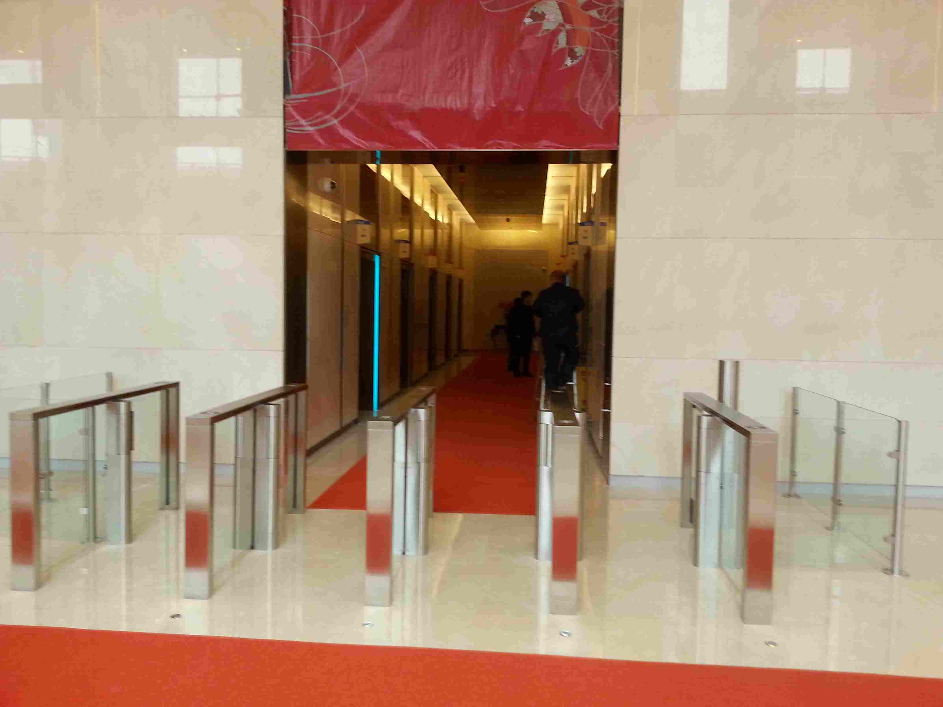 南京西路仲益大厦121平米写字楼出租