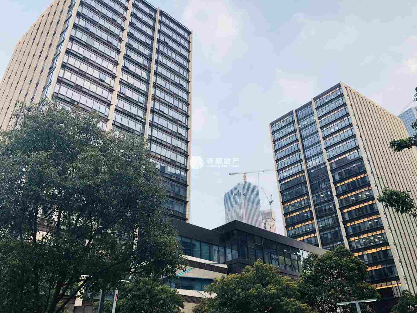龙华绿地汇中心365平米写字楼出租